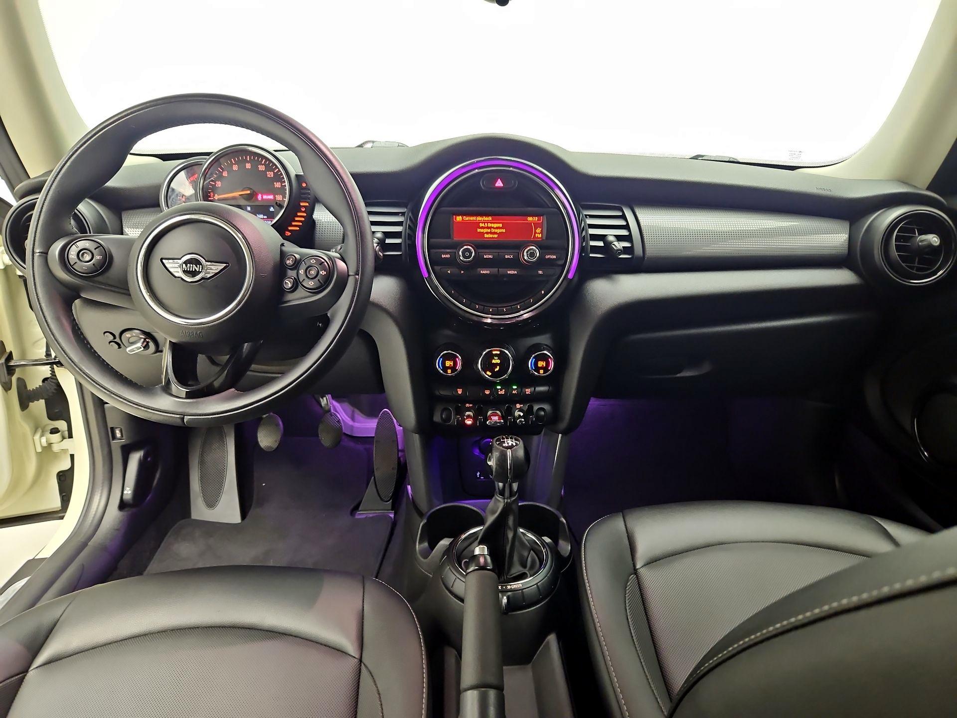 Thumbnail: 2016 MINI Cooper Hardtop - 11