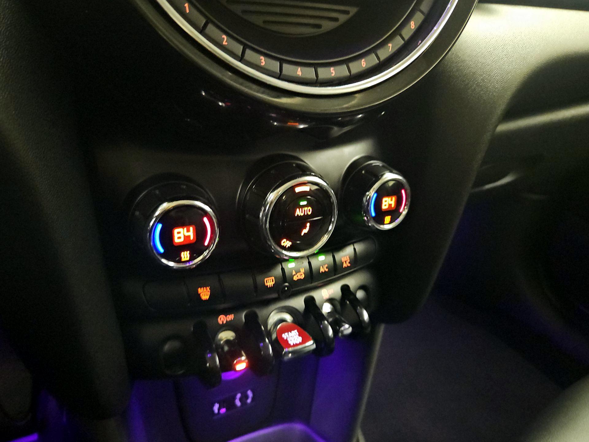 Thumbnail: 2016 MINI Cooper Hardtop - 15