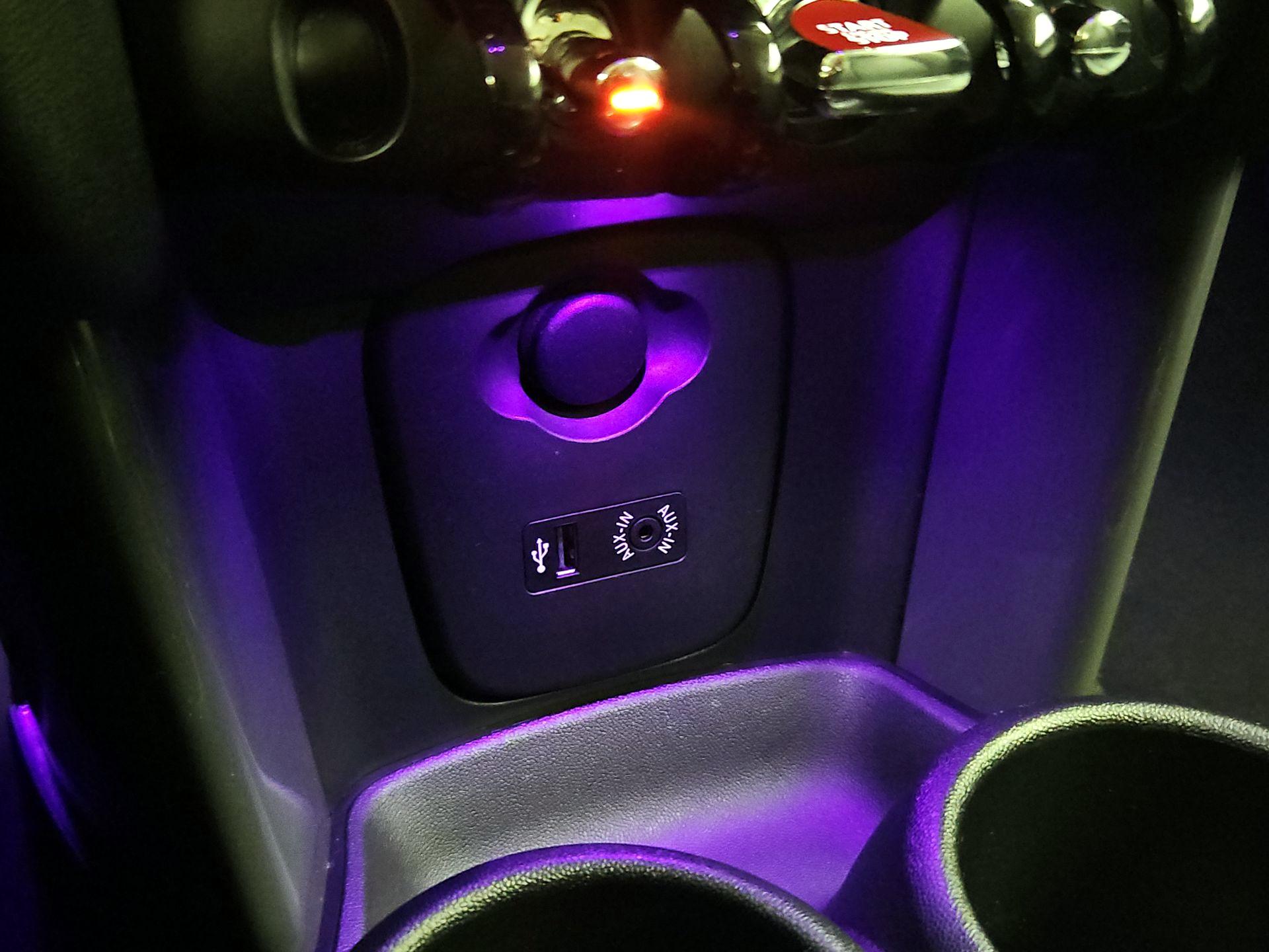 Thumbnail: 2016 MINI Cooper Hardtop - 17