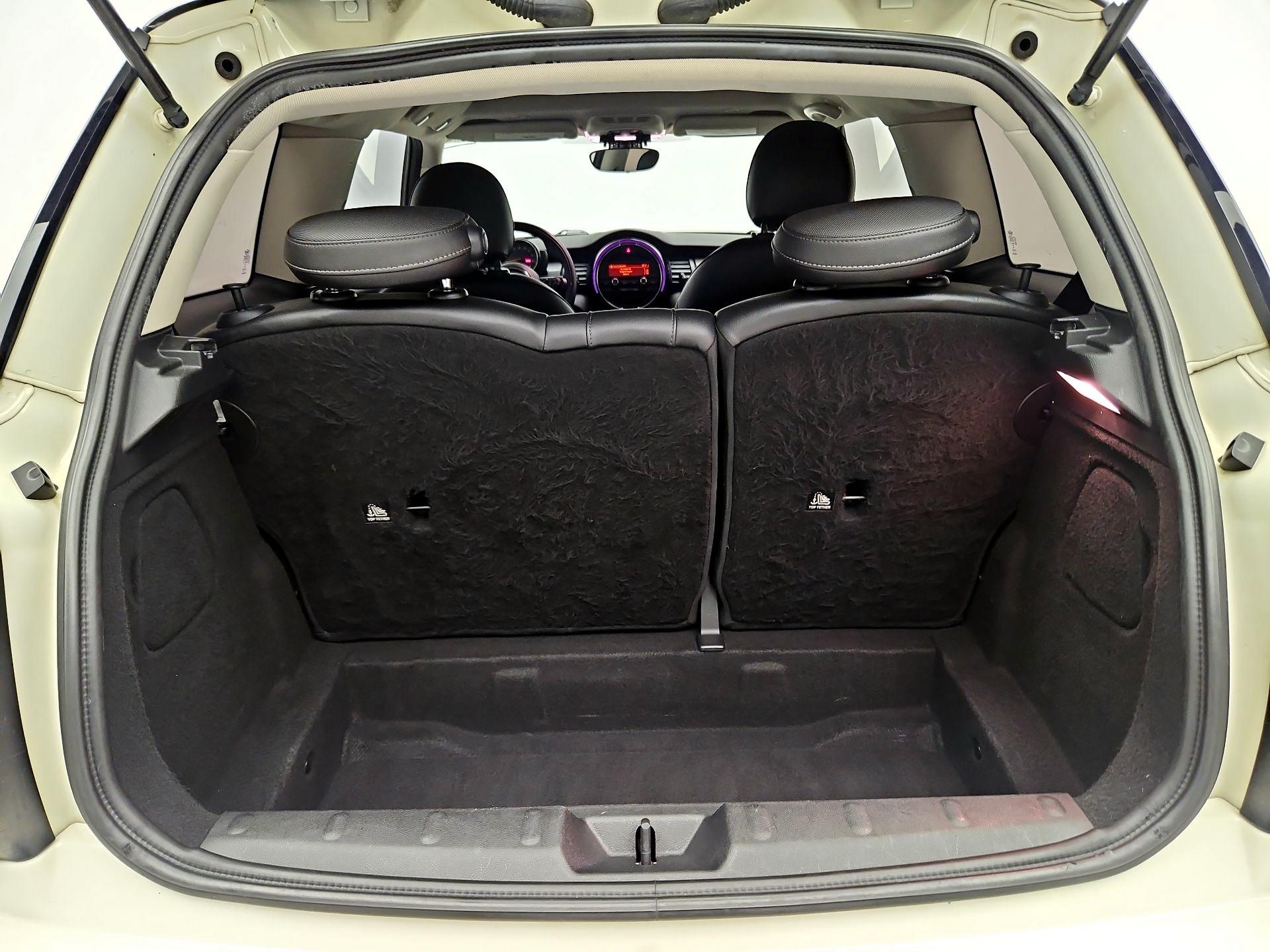 Thumbnail: 2016 MINI Cooper Hardtop - 18