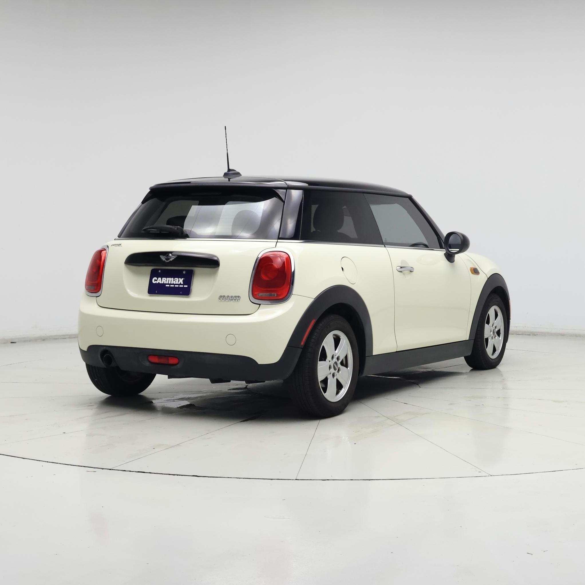Thumbnail: 2016 MINI Cooper Hardtop - 8
