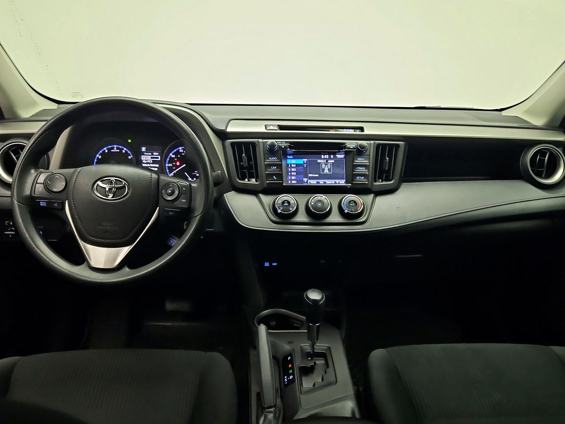 Thumbnail: 2018 Toyota RAV4 - 9