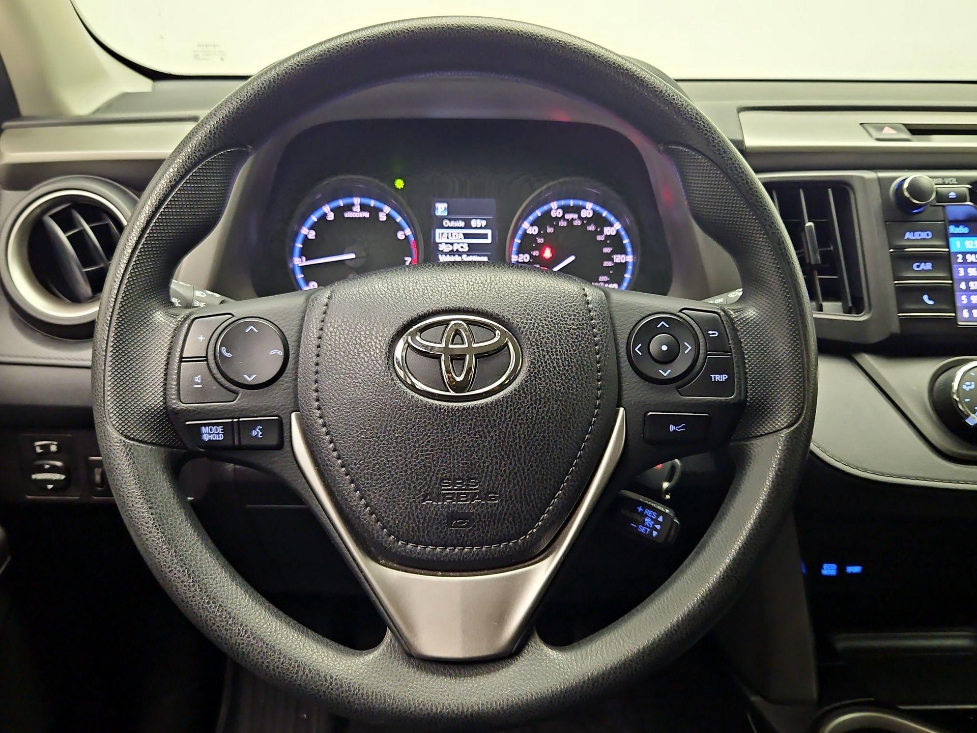 Thumbnail: 2018 Toyota RAV4 - 10