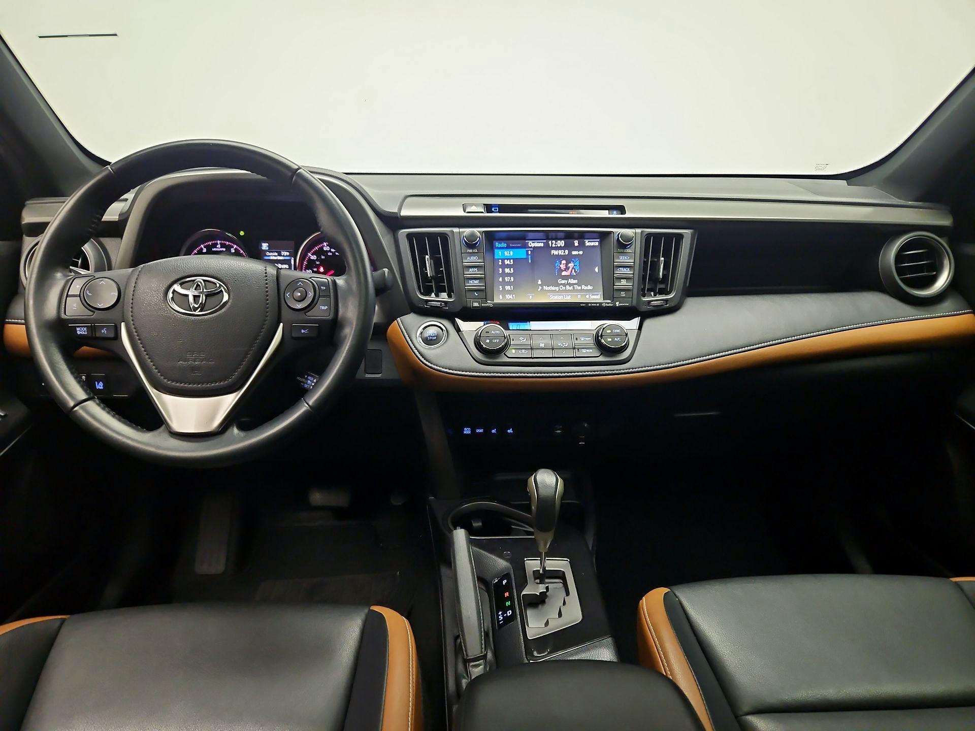 Thumbnail: 2016 Toyota RAV4 - 9