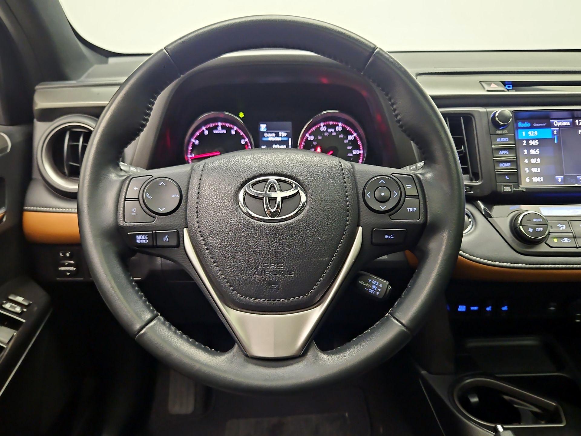 Thumbnail: 2016 Toyota RAV4 - 10