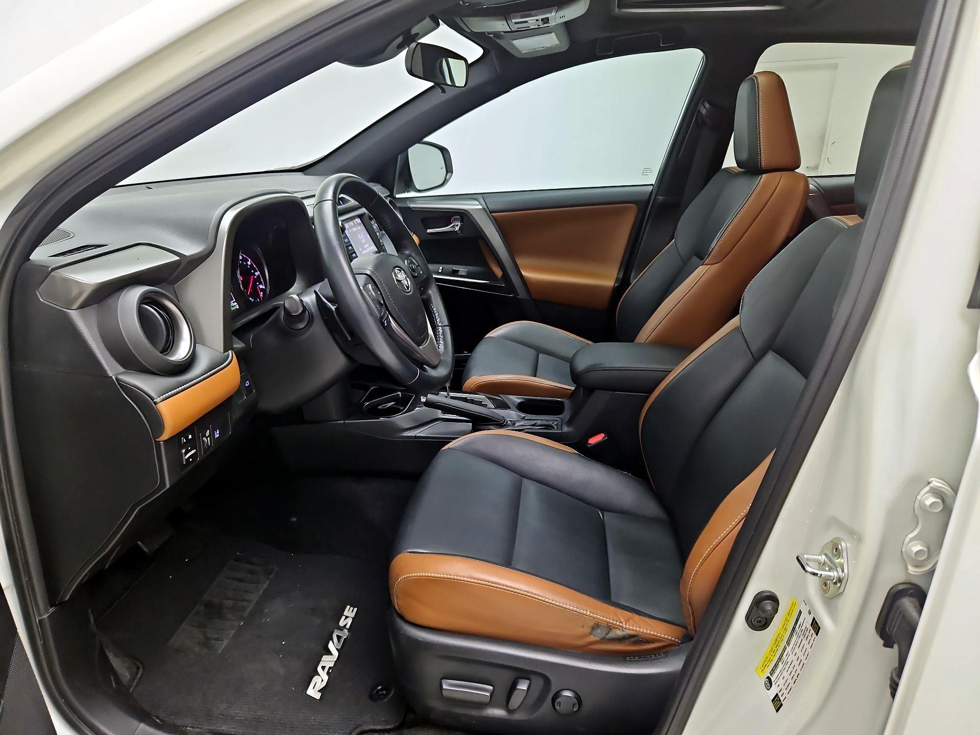 Thumbnail: 2016 Toyota RAV4 - 11