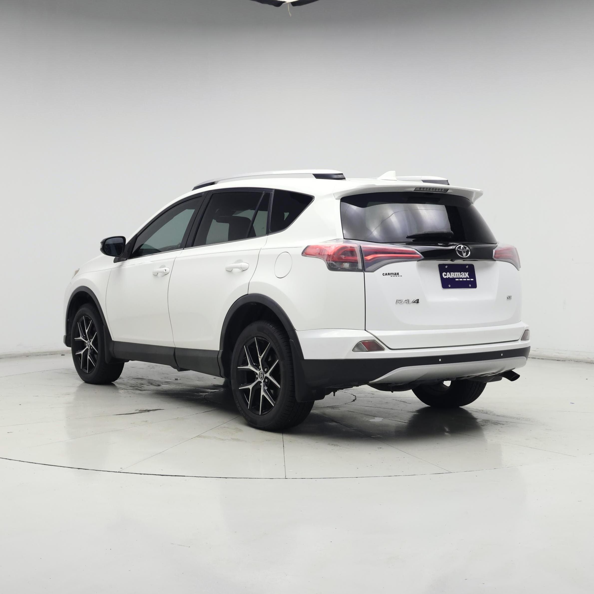 Thumbnail: 2016 Toyota RAV4 - 2