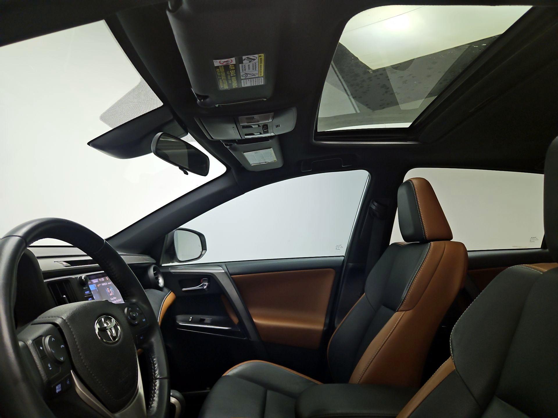 Thumbnail: 2016 Toyota RAV4 - 19