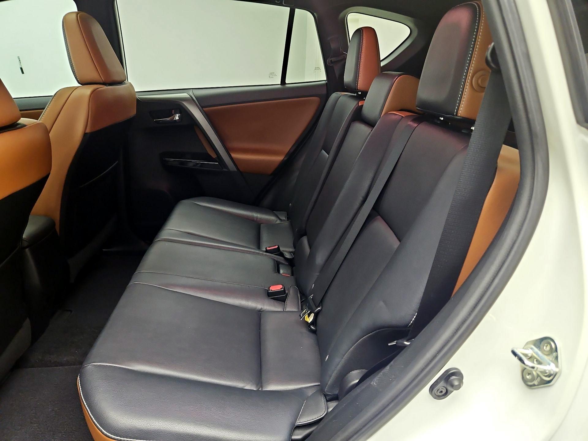 Thumbnail: 2016 Toyota RAV4 - 20