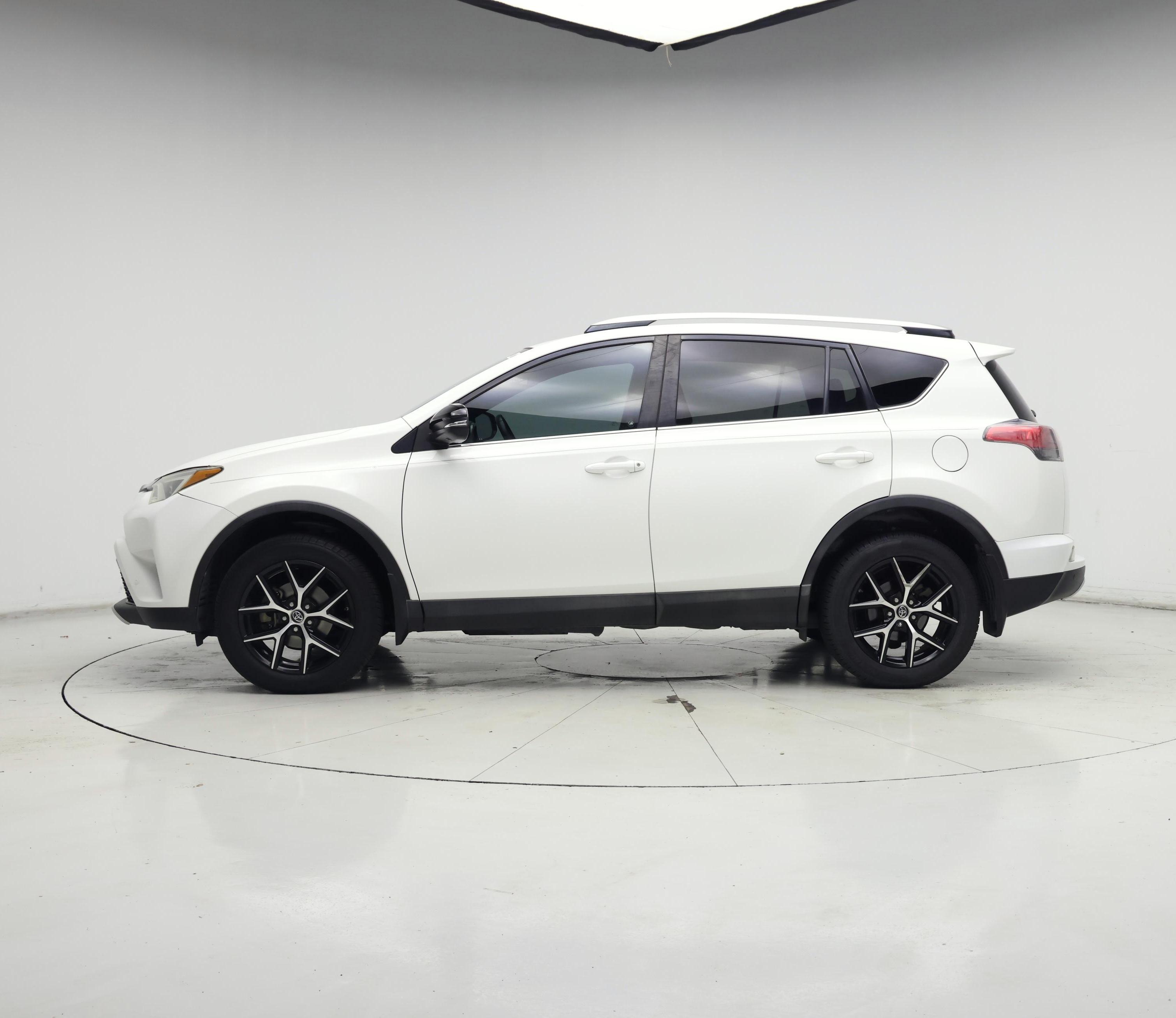 Thumbnail: 2016 Toyota RAV4 - 3