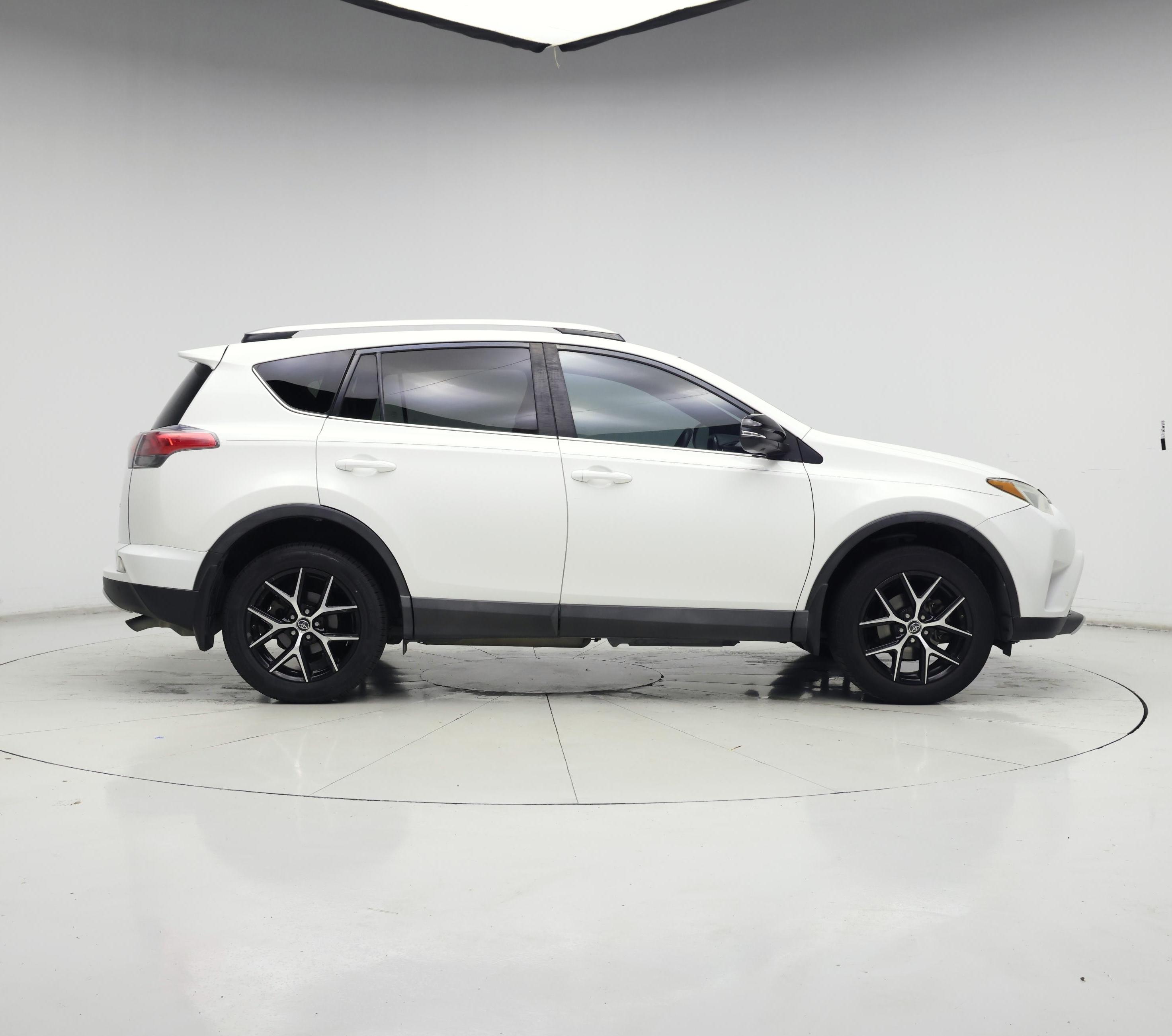 Thumbnail: 2016 Toyota RAV4 - 7
