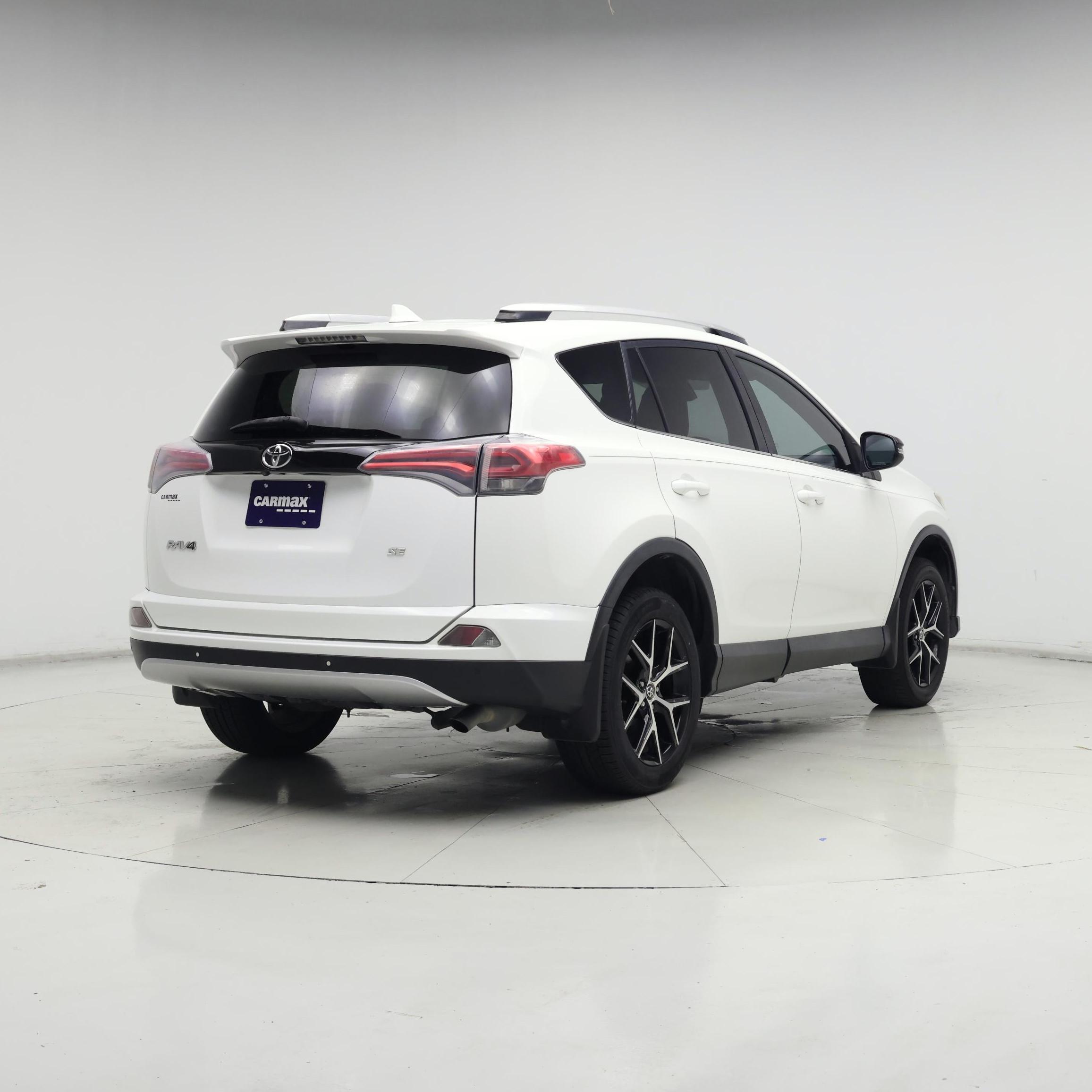 Thumbnail: 2016 Toyota RAV4 - 8