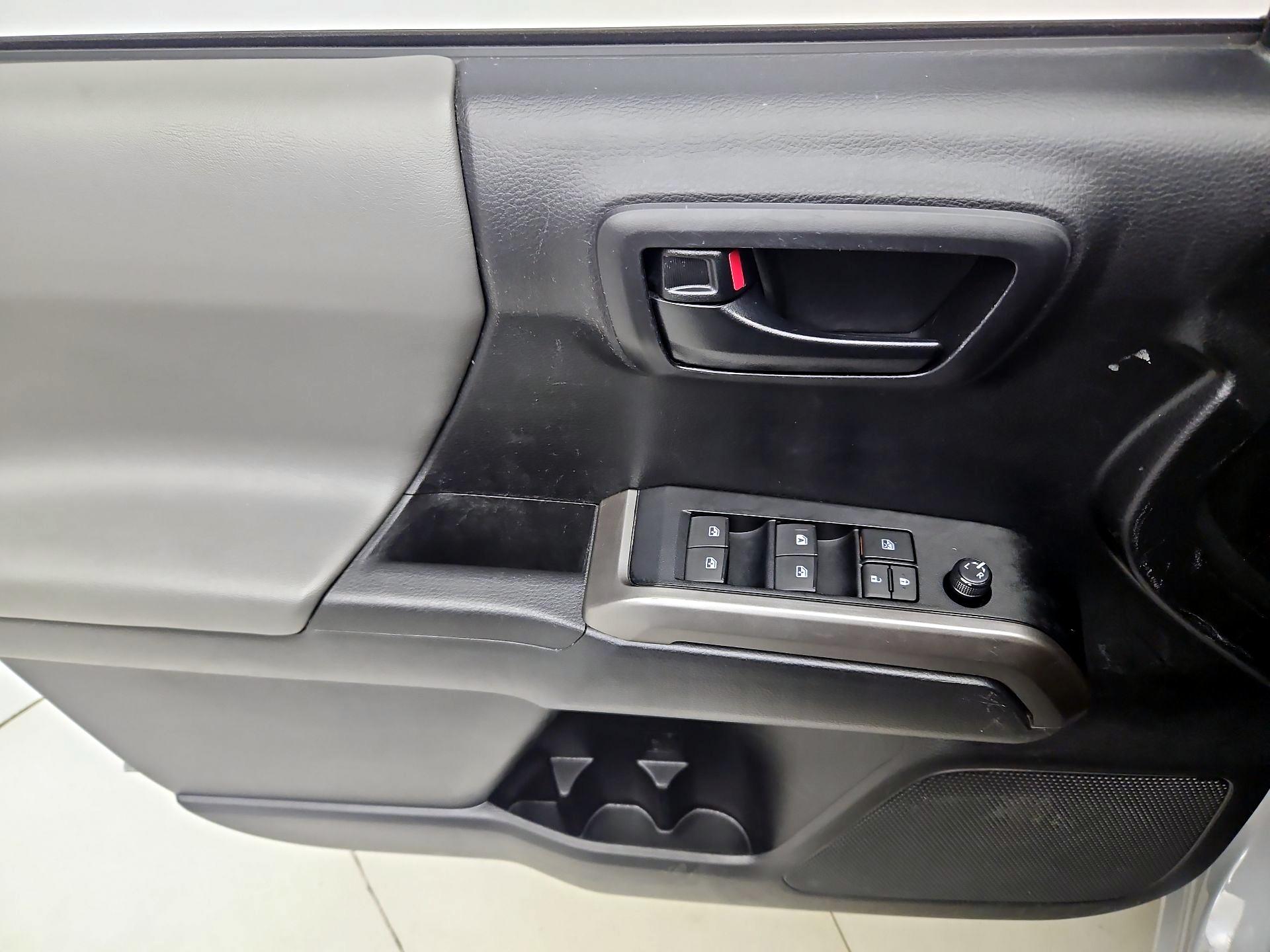 Thumbnail: 2021 Toyota Tacoma - 12