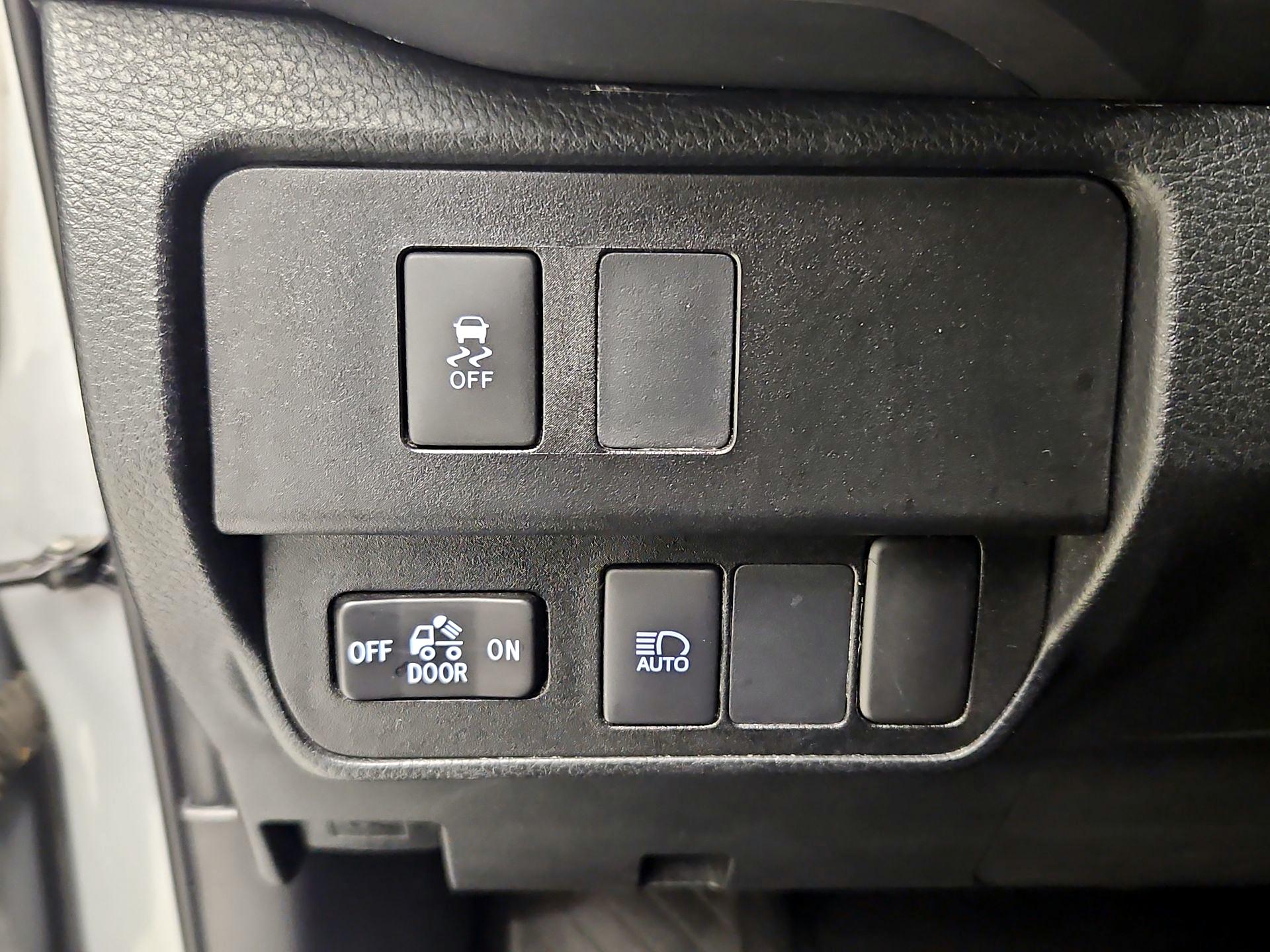 Thumbnail: 2021 Toyota Tacoma - 13