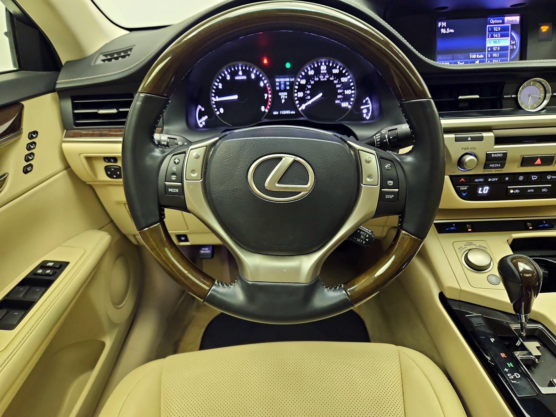 Thumbnail: 2014 Lexus ES - 10