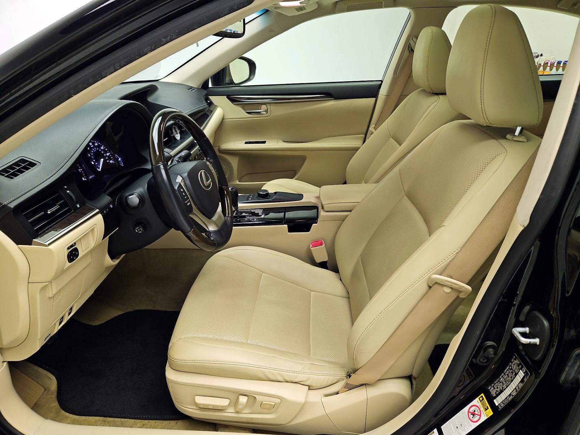 Thumbnail: 2014 Lexus ES - 11