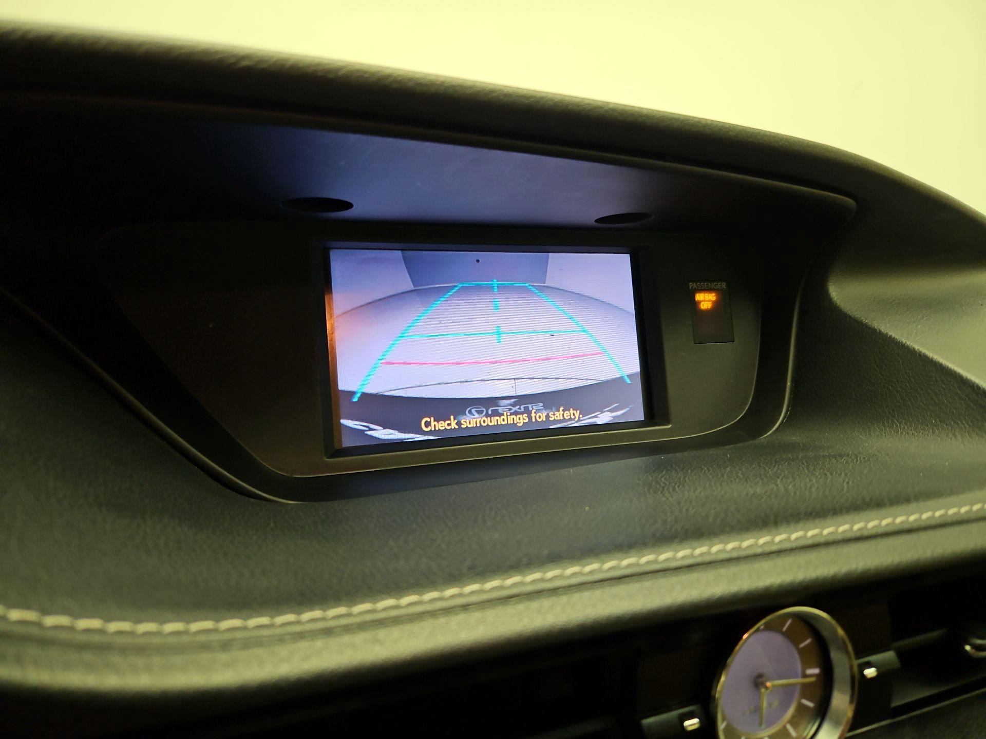 Thumbnail: 2014 Lexus ES - 14