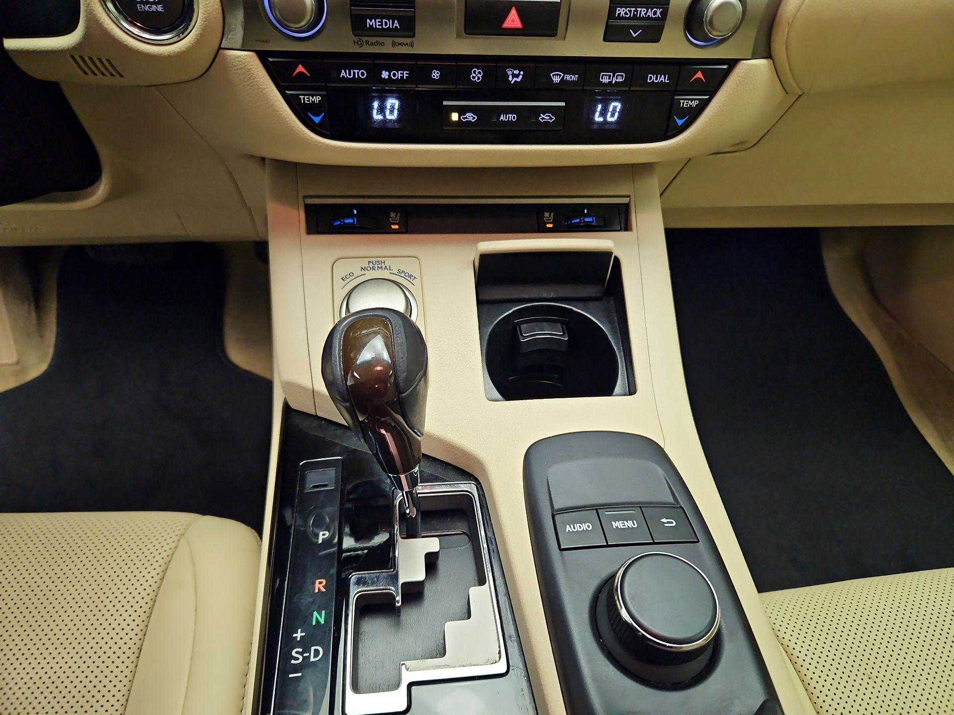 Thumbnail: 2014 Lexus ES - 17