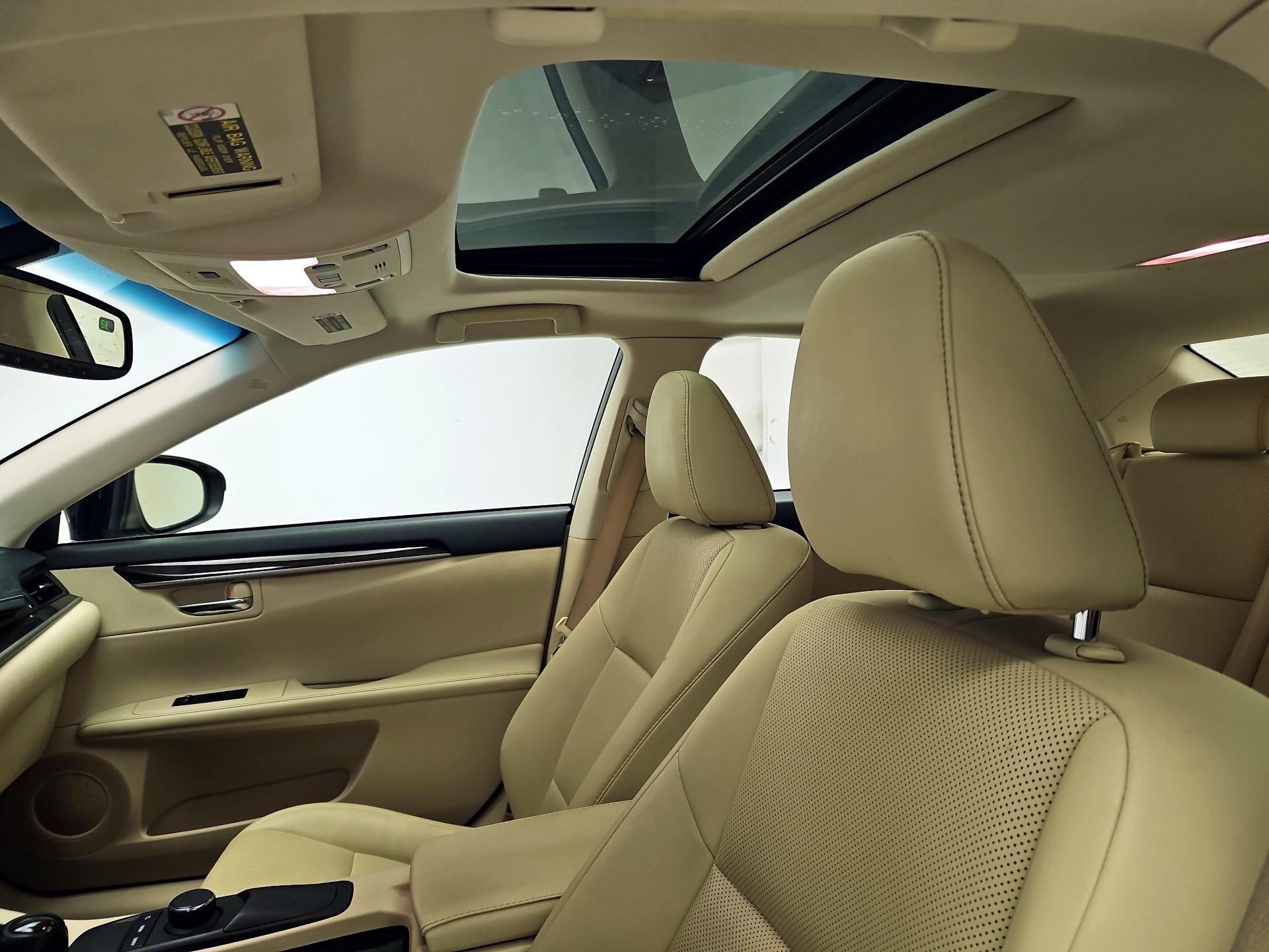 Thumbnail: 2014 Lexus ES - 19