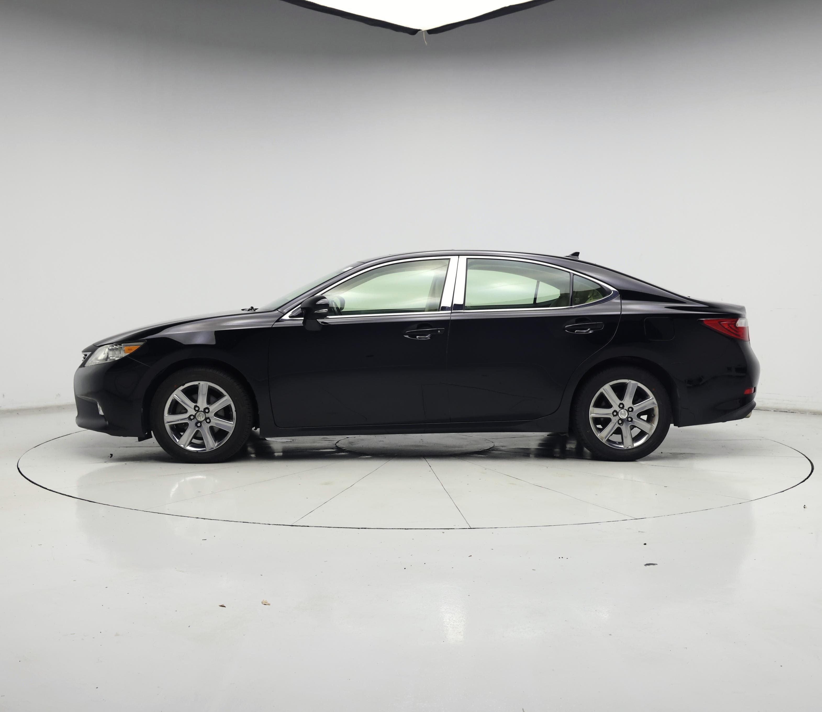 Thumbnail: 2014 Lexus ES - 3