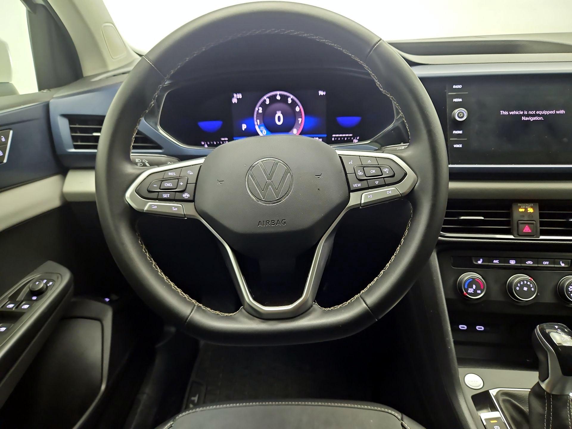 Thumbnail: 2022 Volkswagen Taos - 10