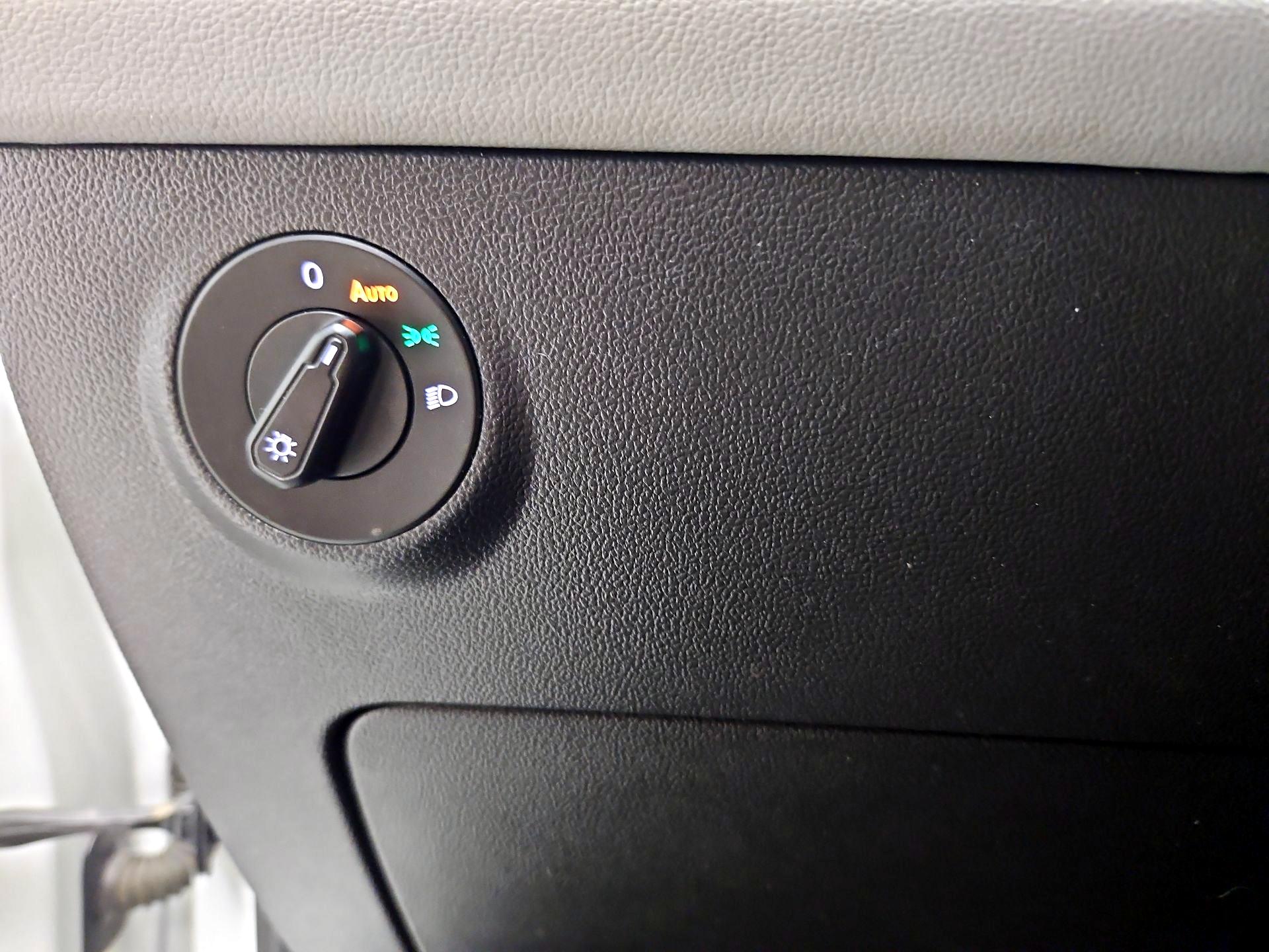 Thumbnail: 2022 Volkswagen Taos - 13