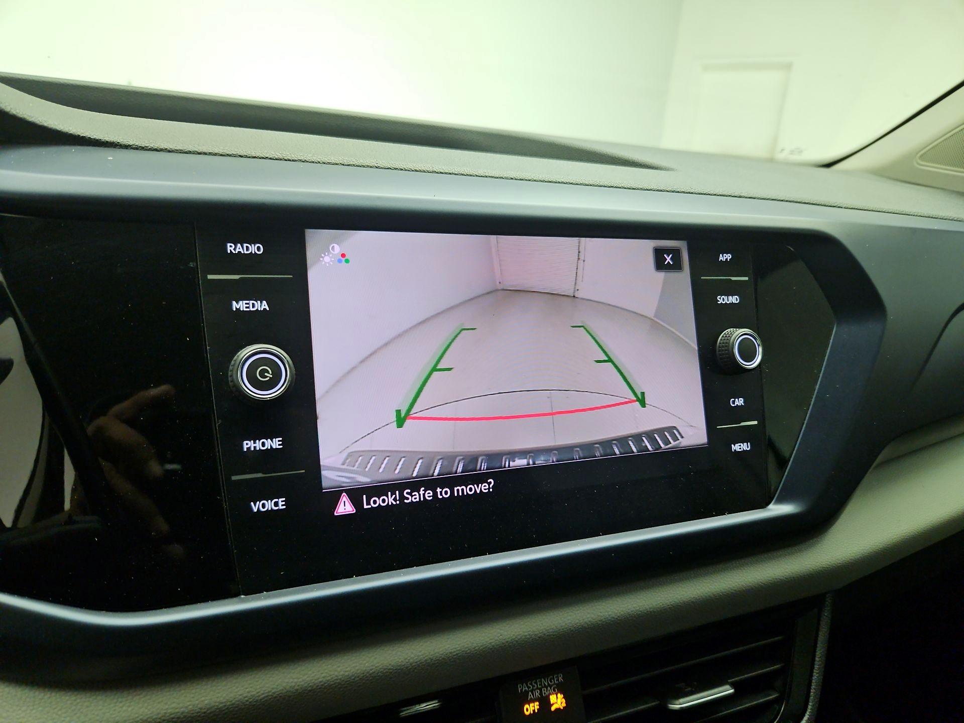 Thumbnail: 2022 Volkswagen Taos - 14