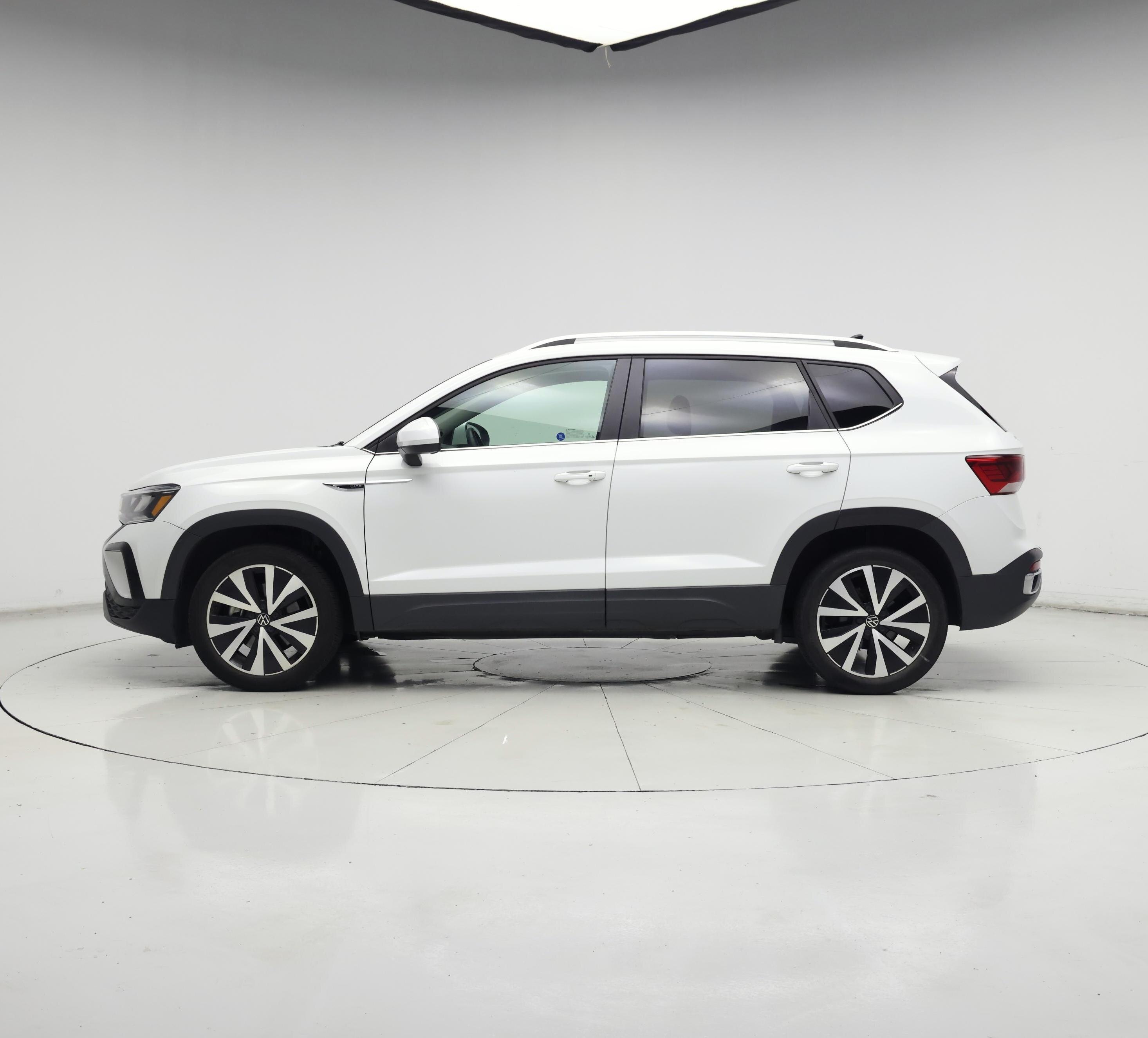 Thumbnail: 2022 Volkswagen Taos - 3