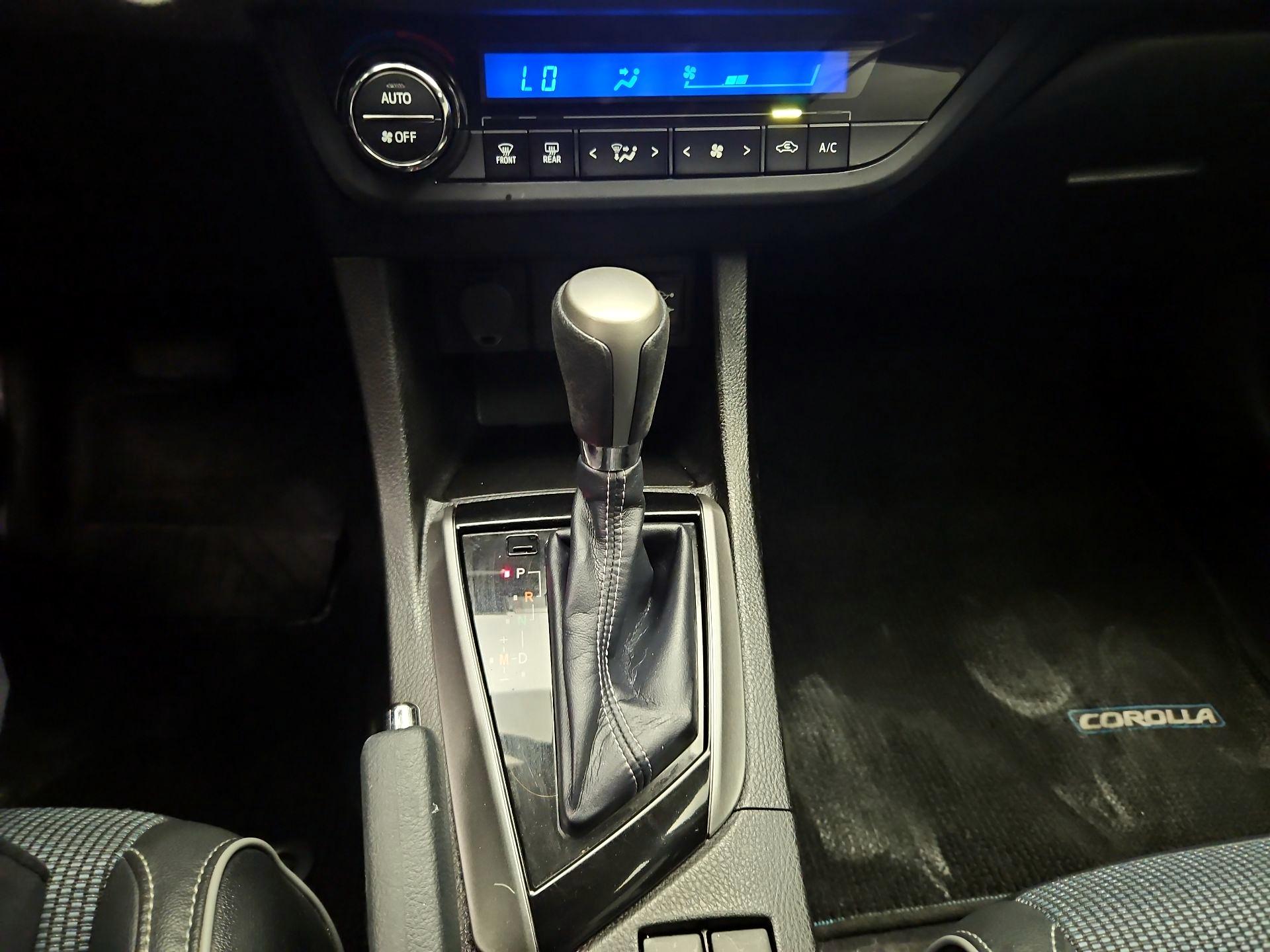 Thumbnail: 2014 Toyota Corolla - 16