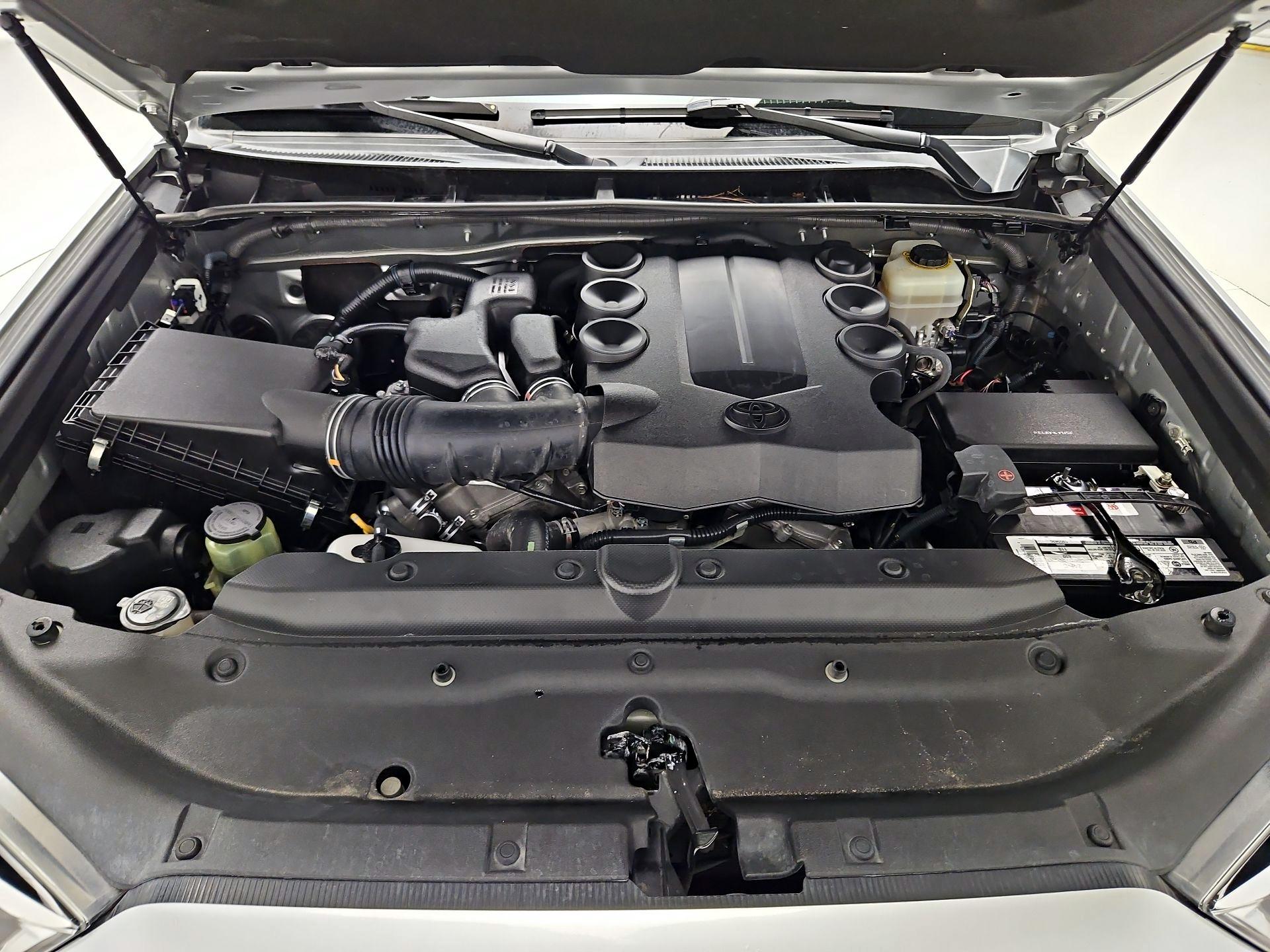 Thumbnail: 2016 Toyota 4Runner - 19