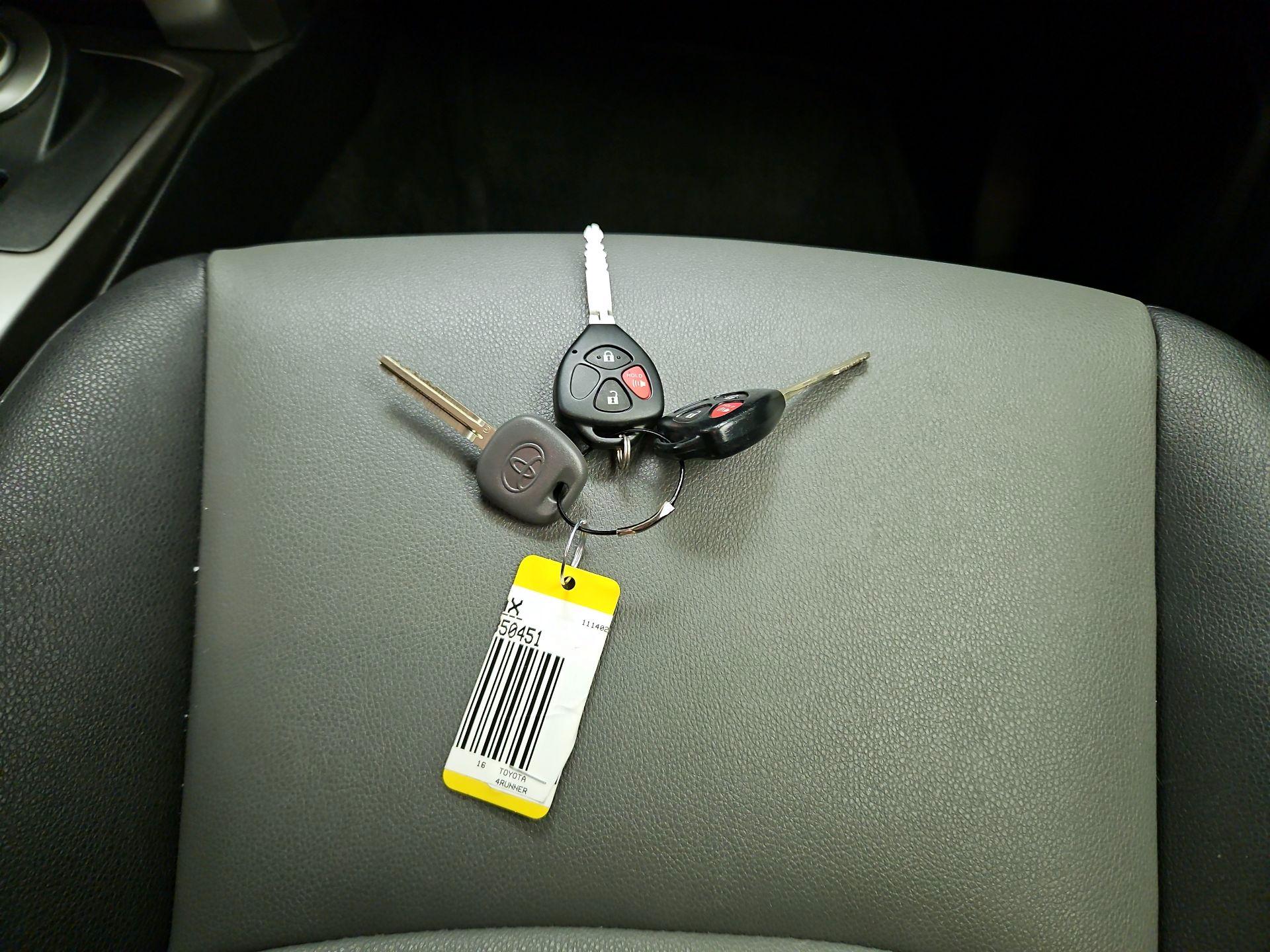 Thumbnail: 2016 Toyota 4Runner - 20