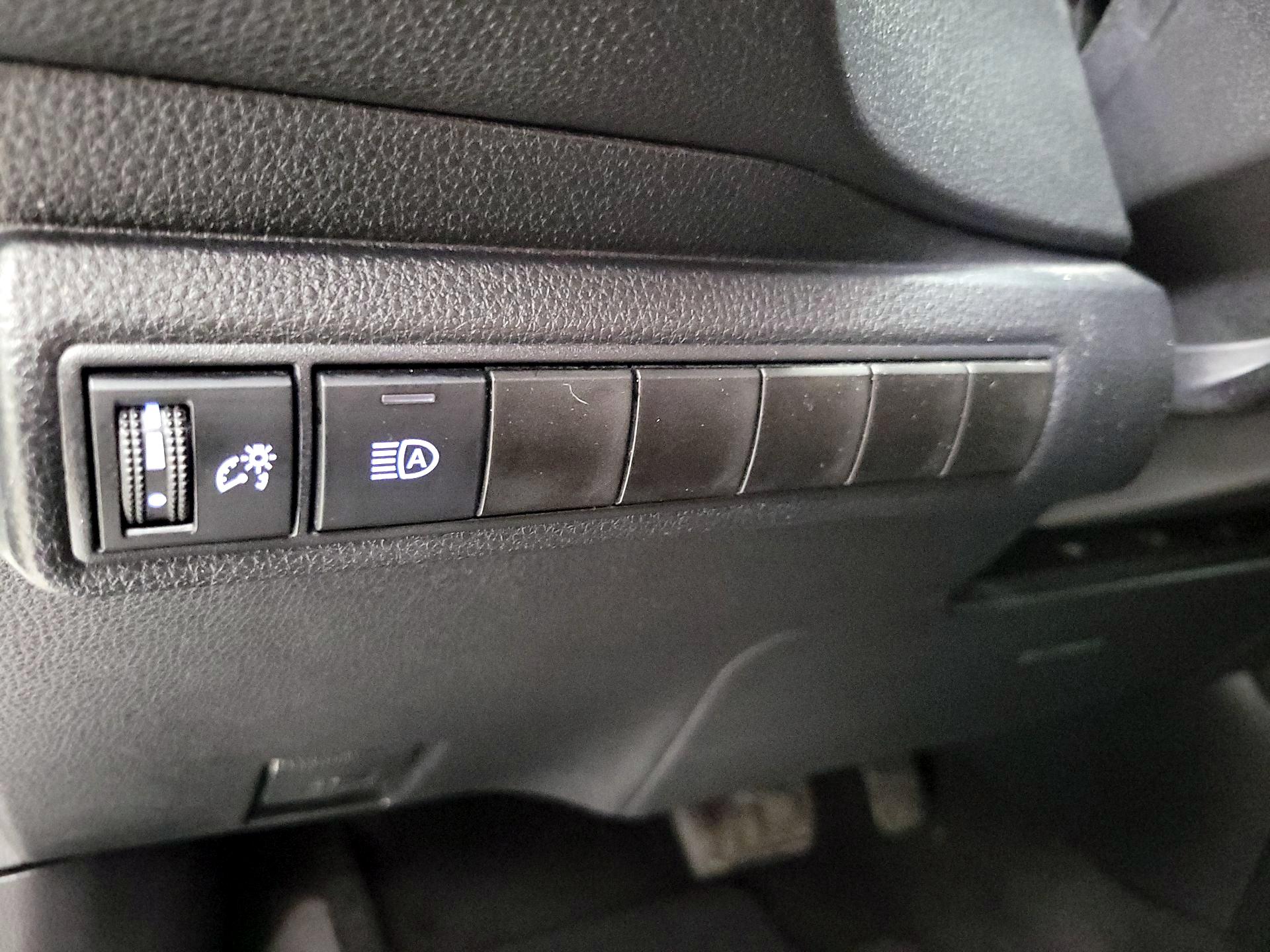 Thumbnail: 2020 Toyota Corolla - 13