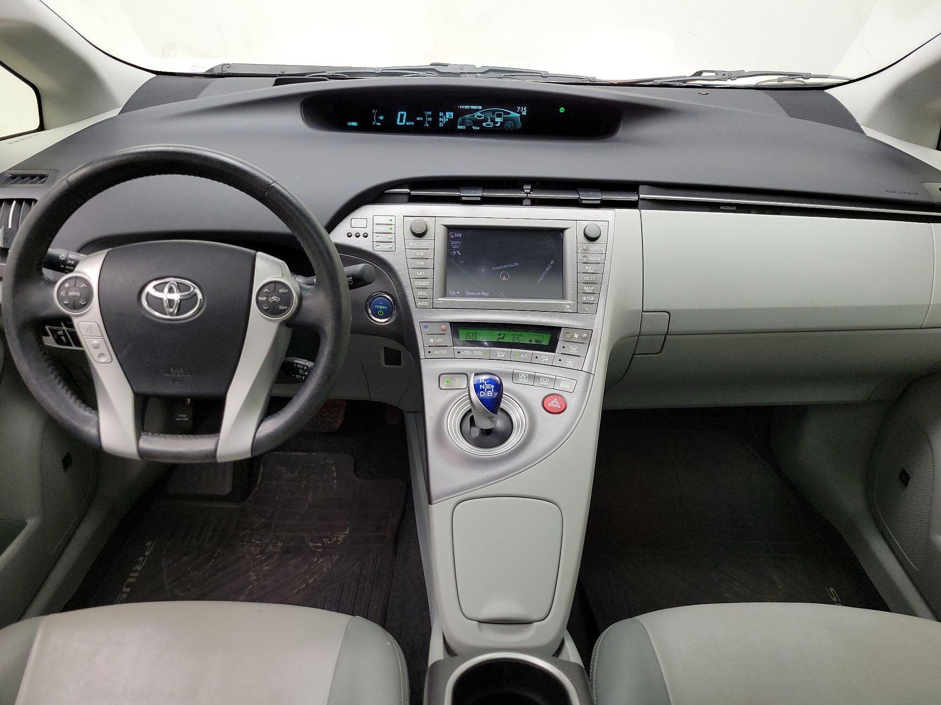Thumbnail: 2014 Toyota Prius - 9