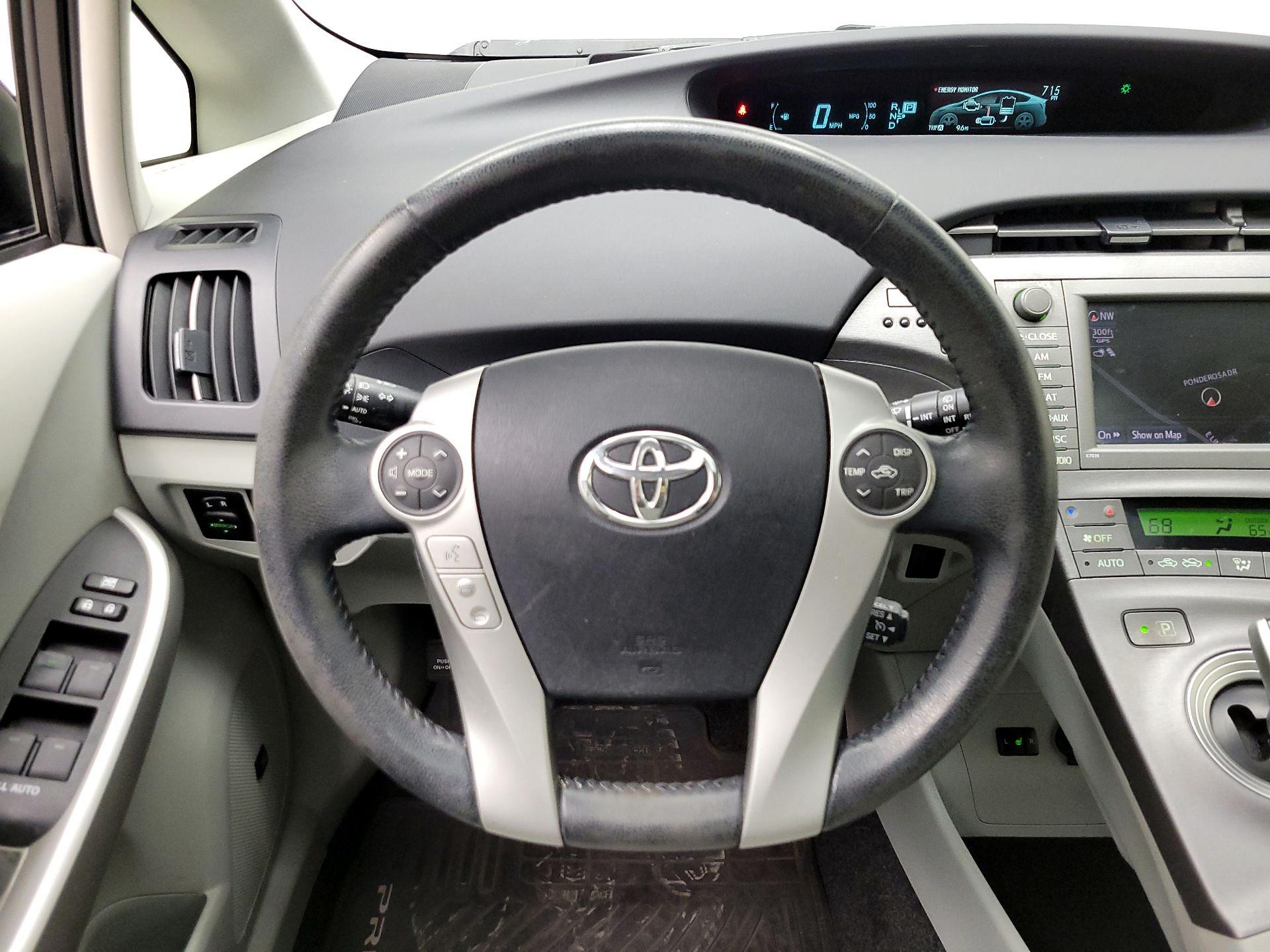 Thumbnail: 2014 Toyota Prius - 10
