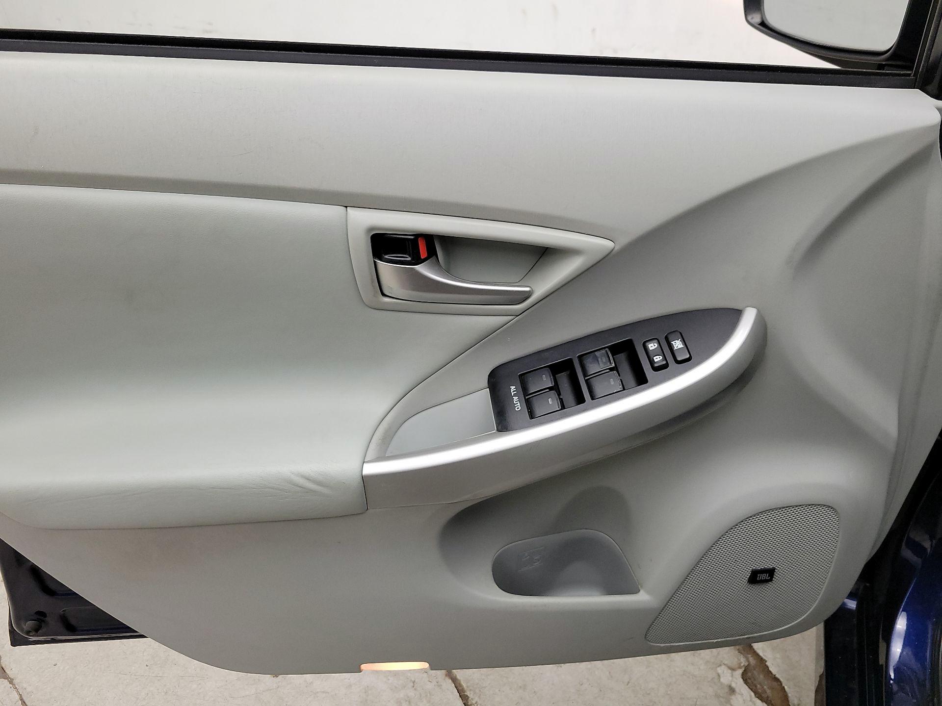 Thumbnail: 2014 Toyota Prius - 12