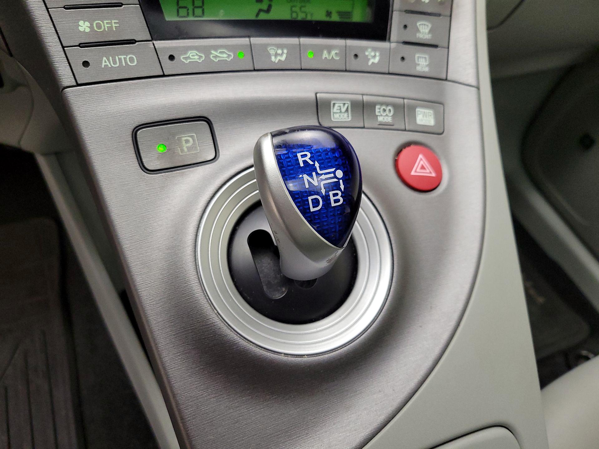 Thumbnail: 2014 Toyota Prius - 18