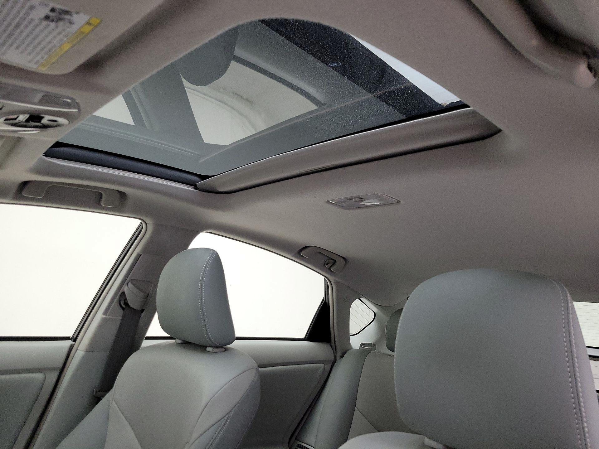 Thumbnail: 2014 Toyota Prius - 20