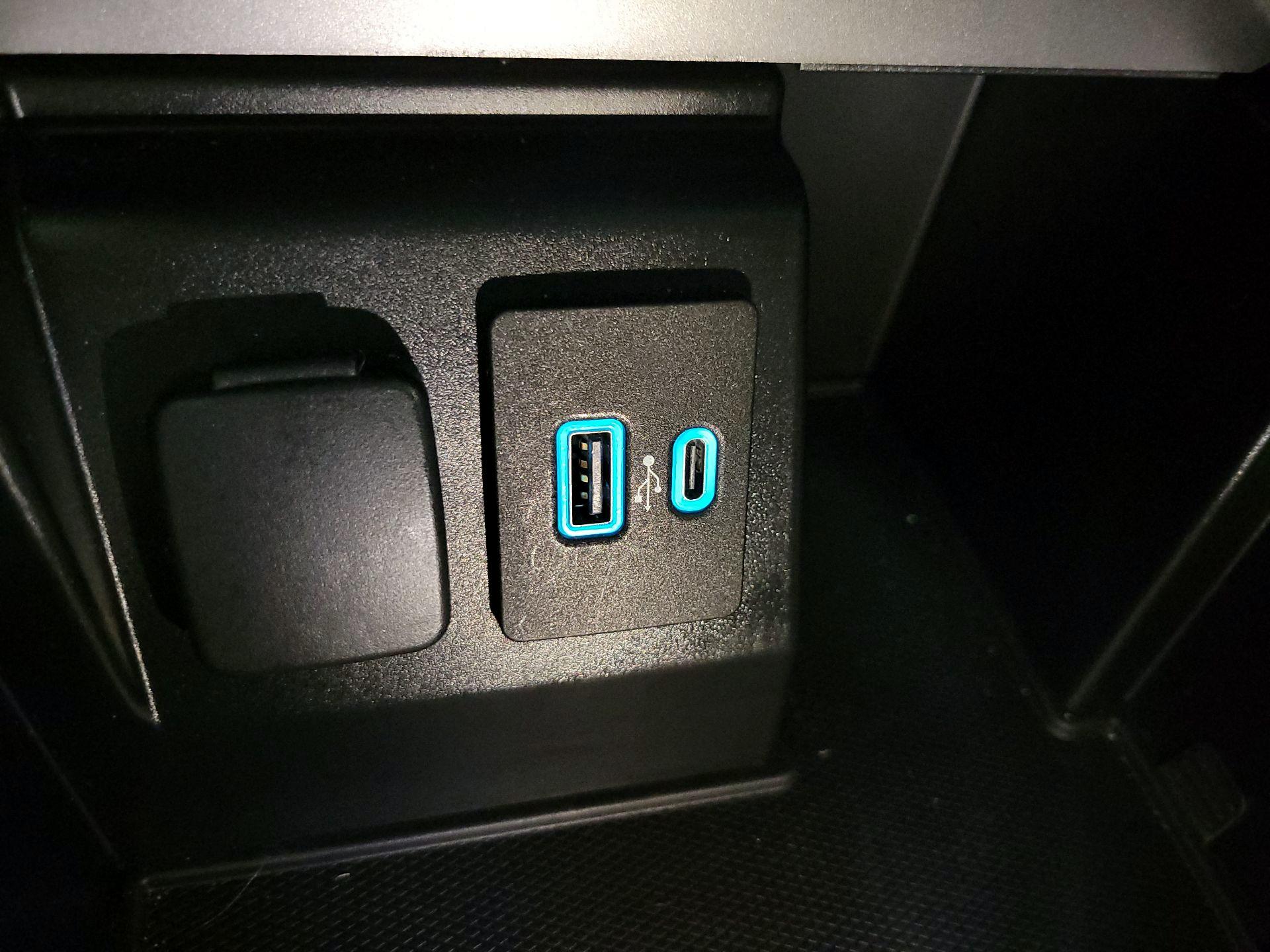 Thumbnail: 2020 Ford Explorer - 19