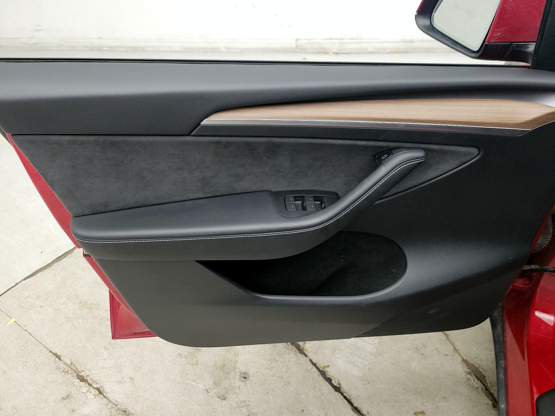 Thumbnail: 2023 Tesla Model Y - 12