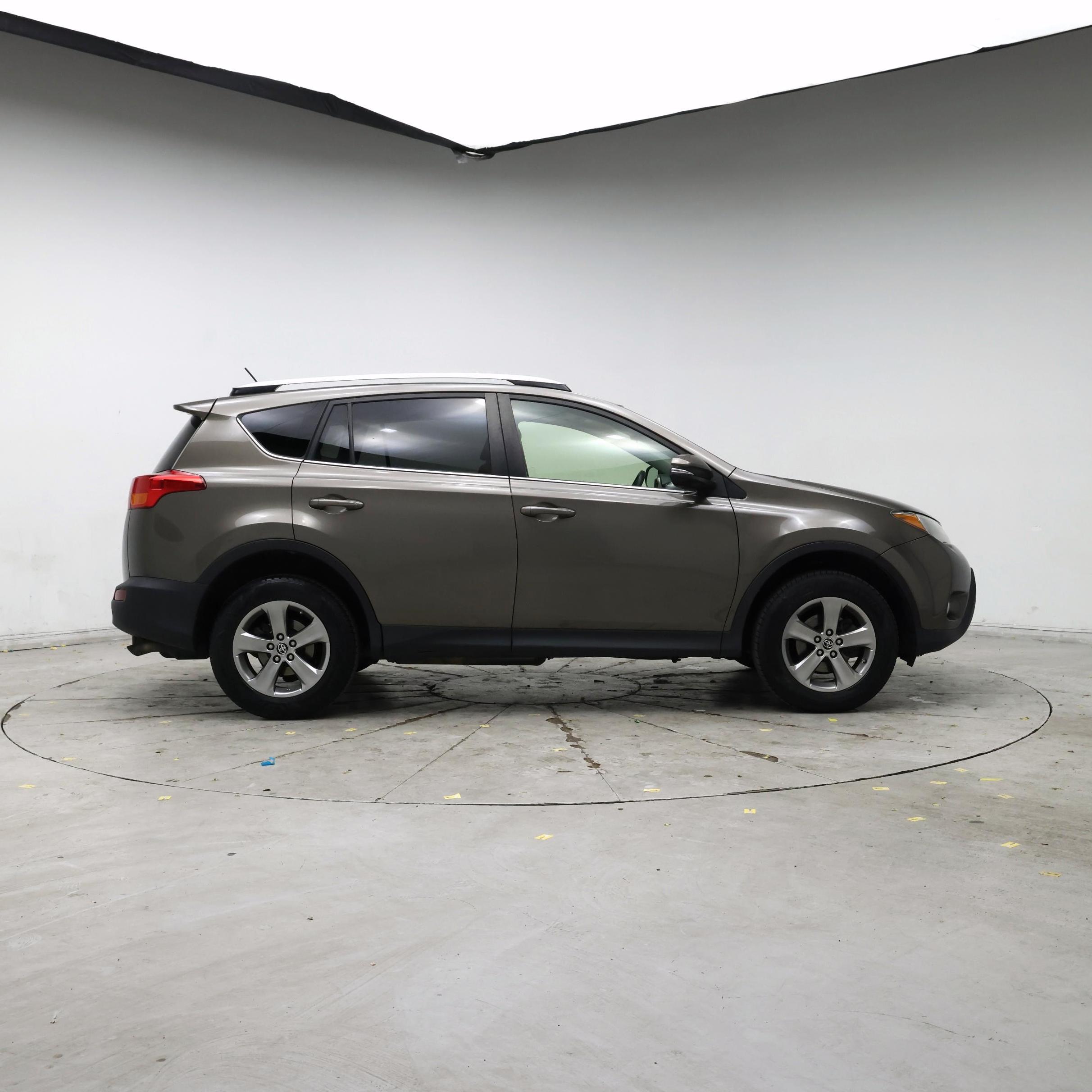 Thumbnail: 2015 Toyota RAV4 - 7