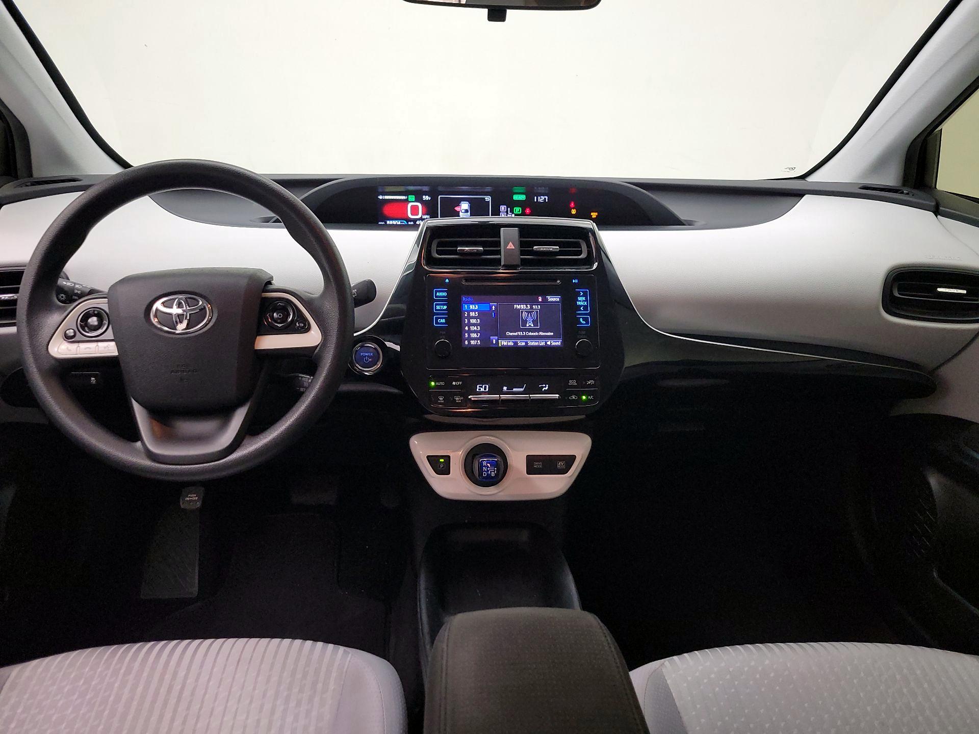 Thumbnail: 2016 Toyota Prius - 9