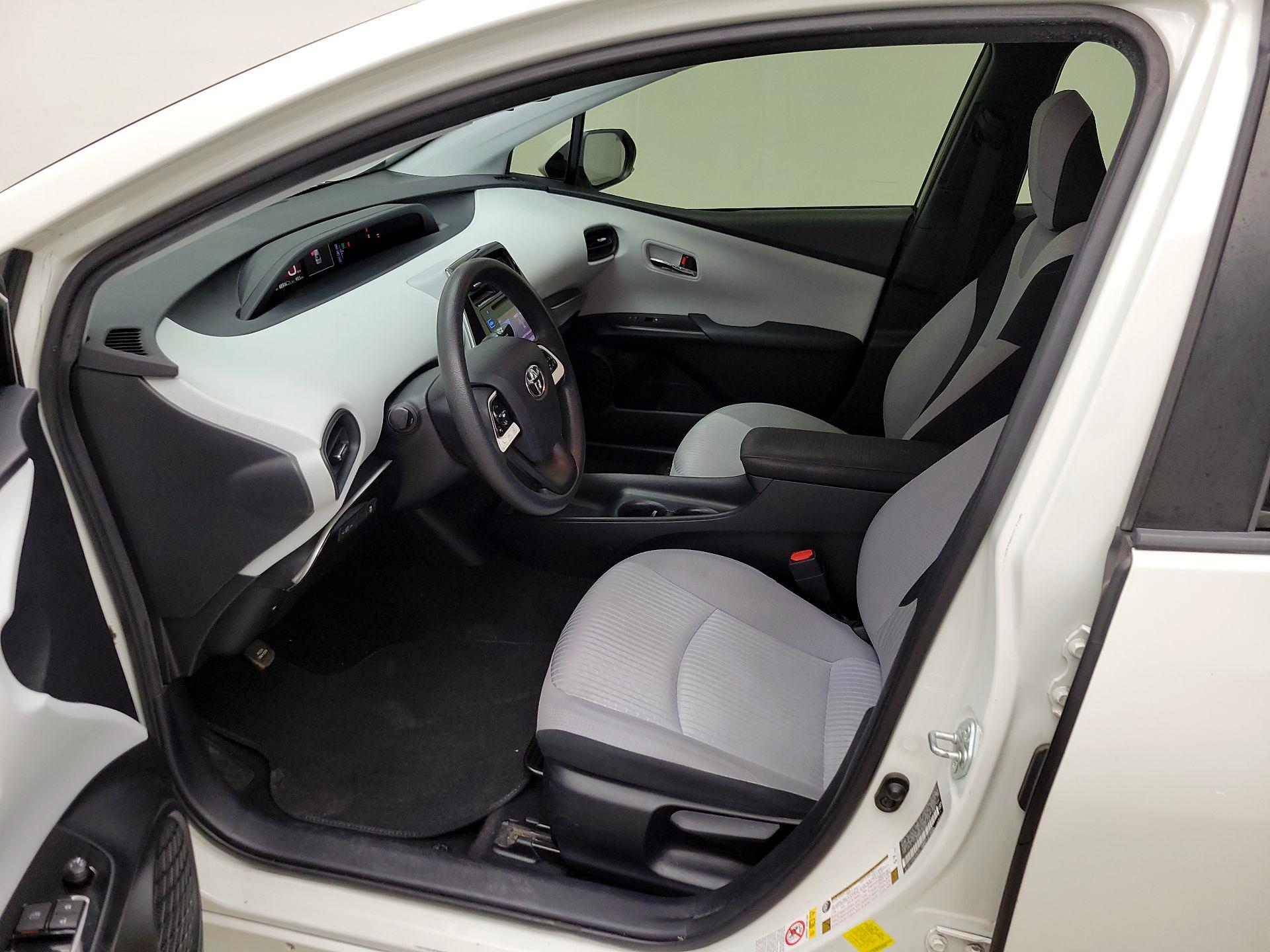 Thumbnail: 2016 Toyota Prius - 11