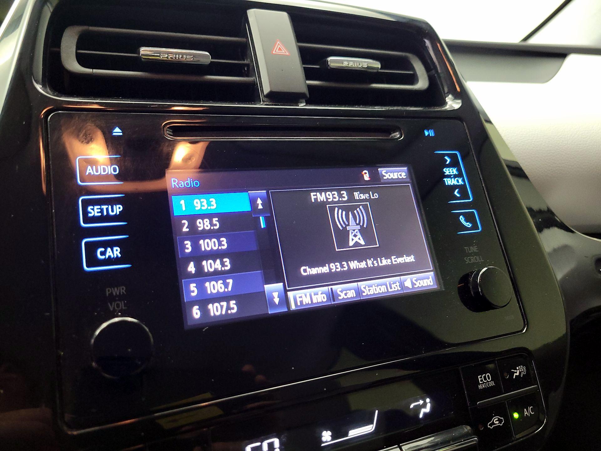 Thumbnail: 2016 Toyota Prius - 15