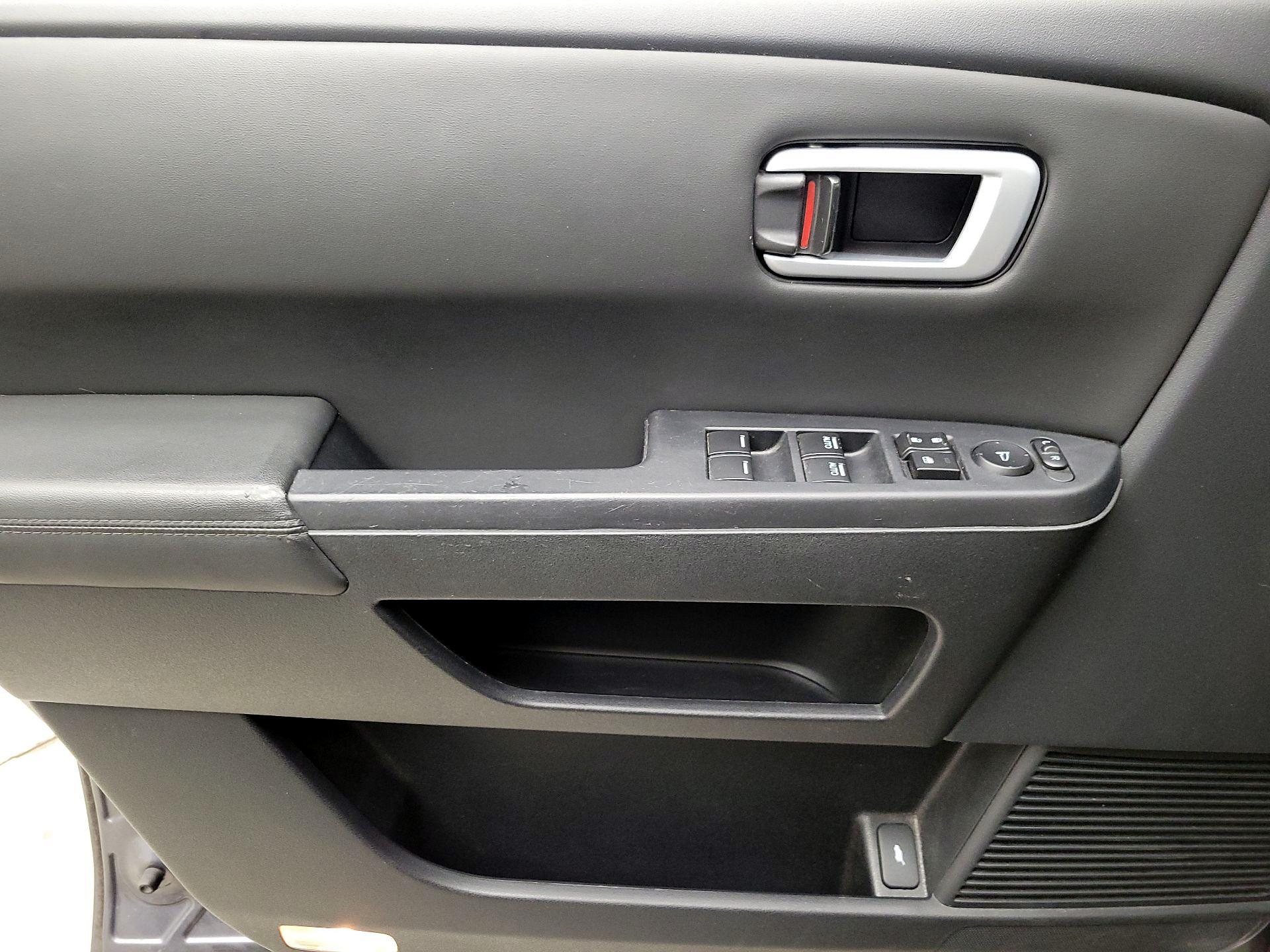 Thumbnail: 2015 Honda Pilot - 12