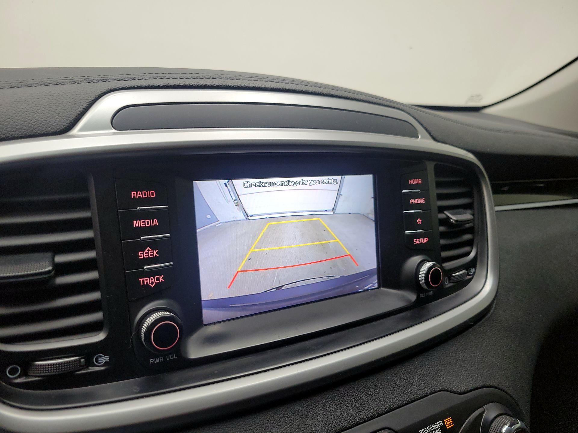 Thumbnail: 2020 Kia Sorento - 14