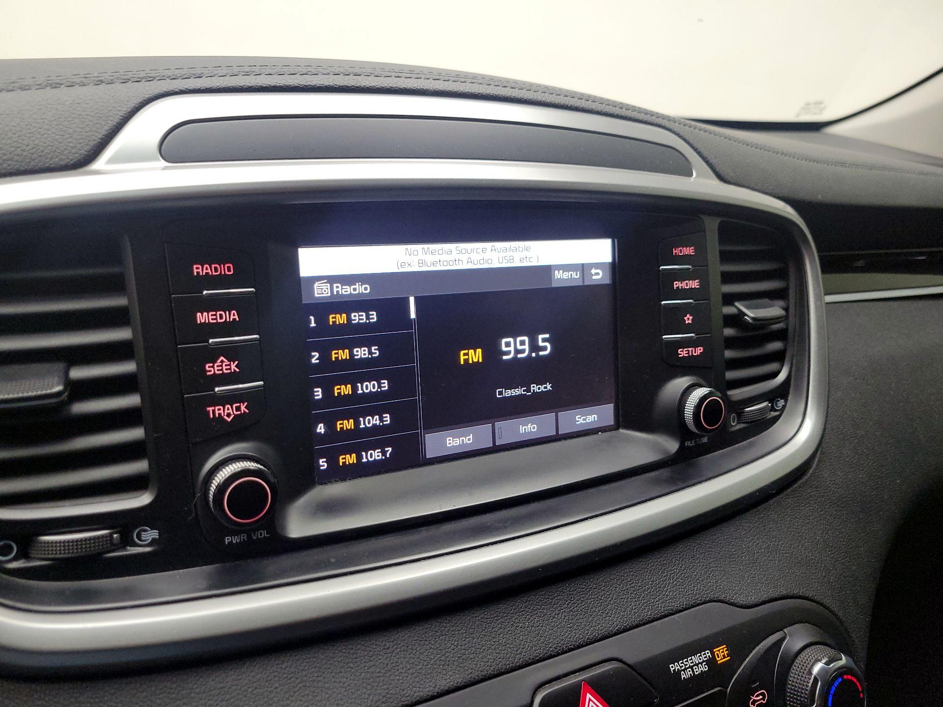 Thumbnail: 2020 Kia Sorento - 15