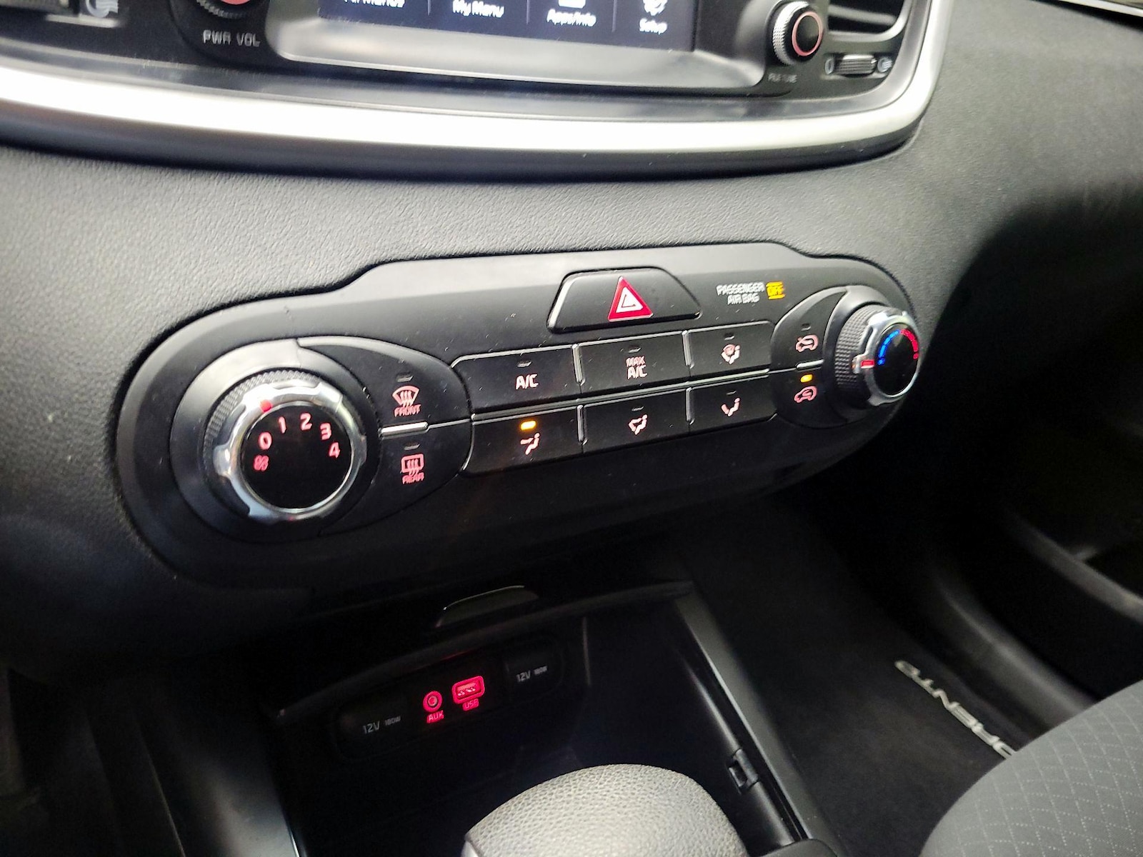 2020 Kia Sorento LX - Photo 17