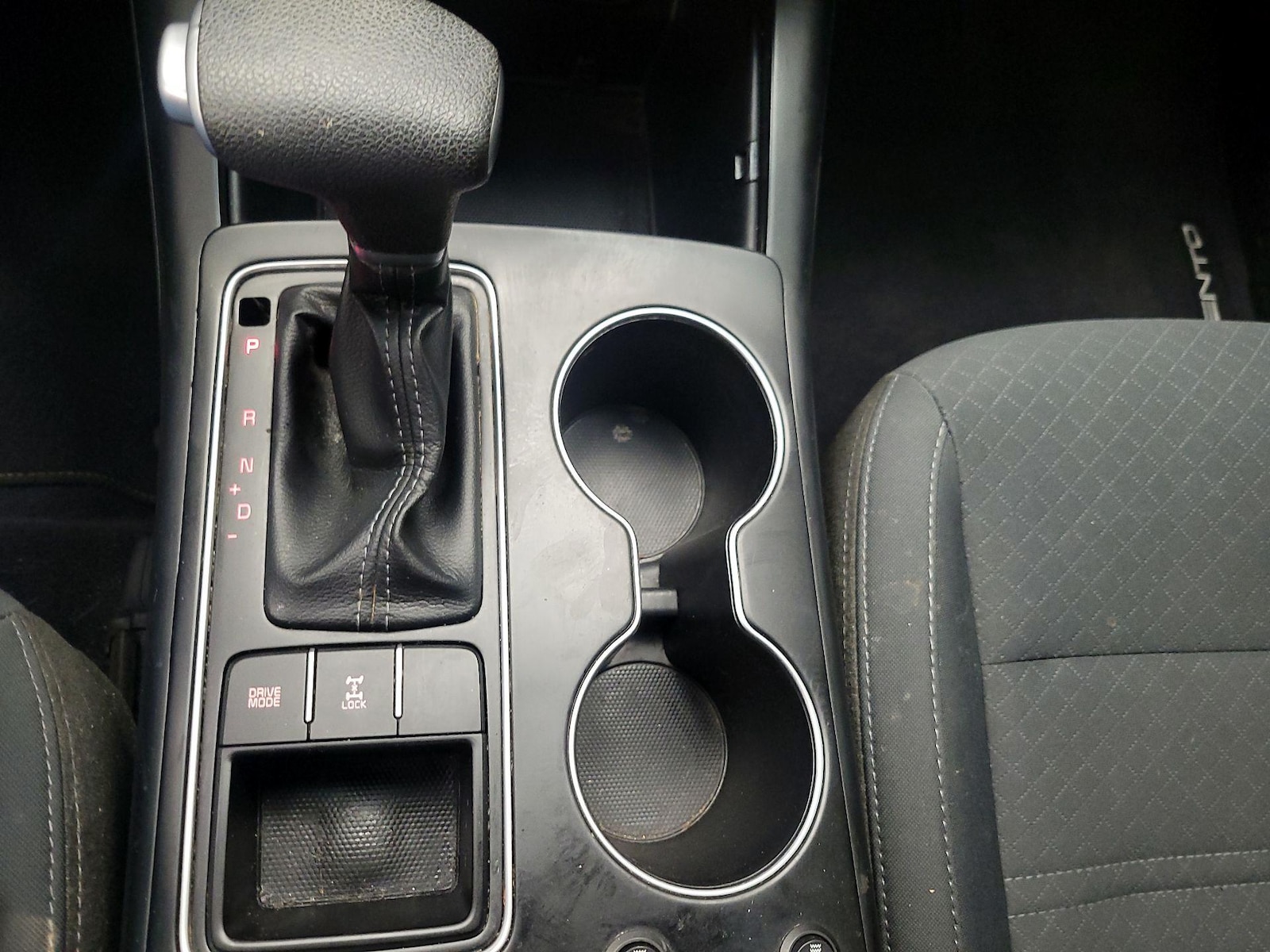2020 Kia Sorento LX - Photo 18