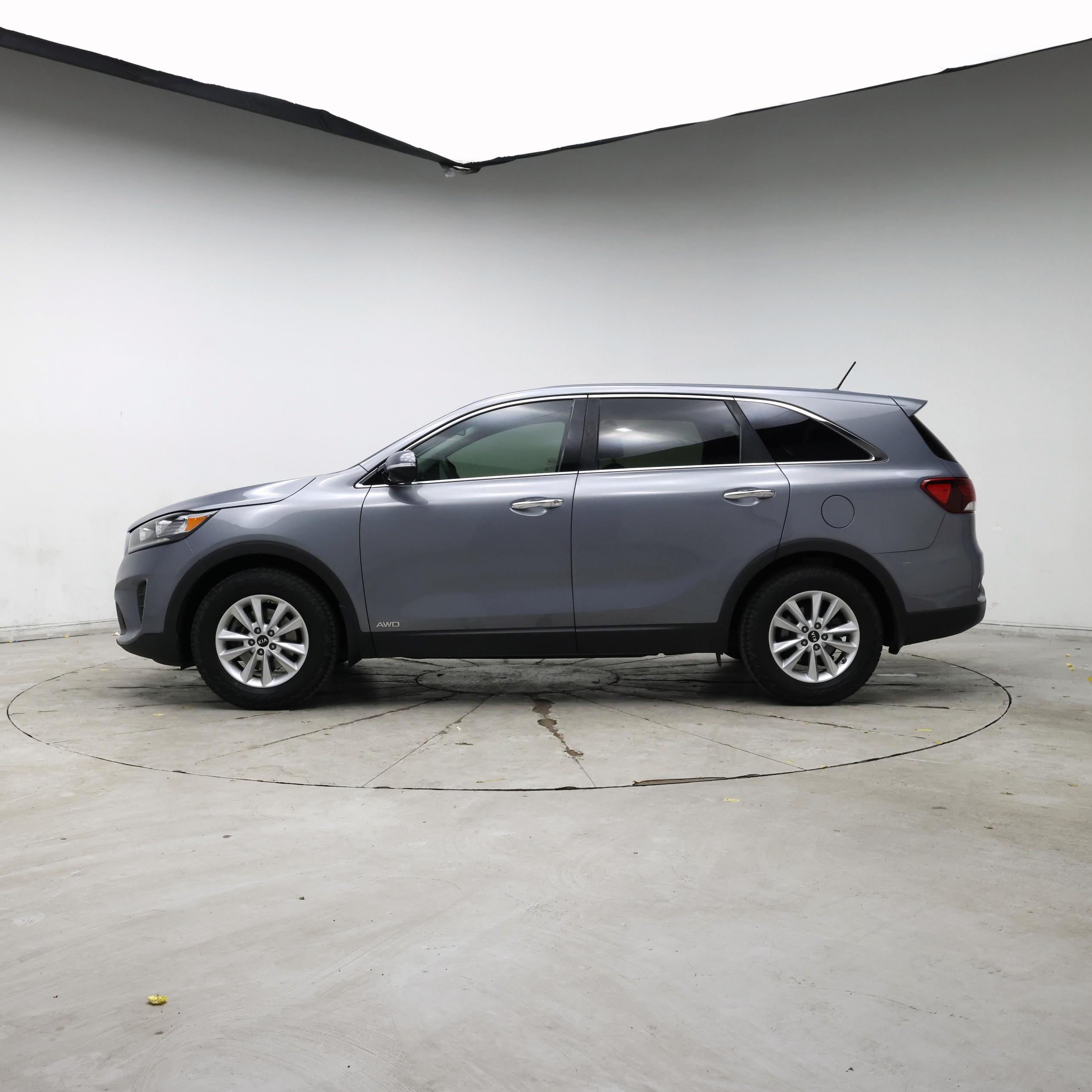 Thumbnail: 2020 Kia Sorento - 3