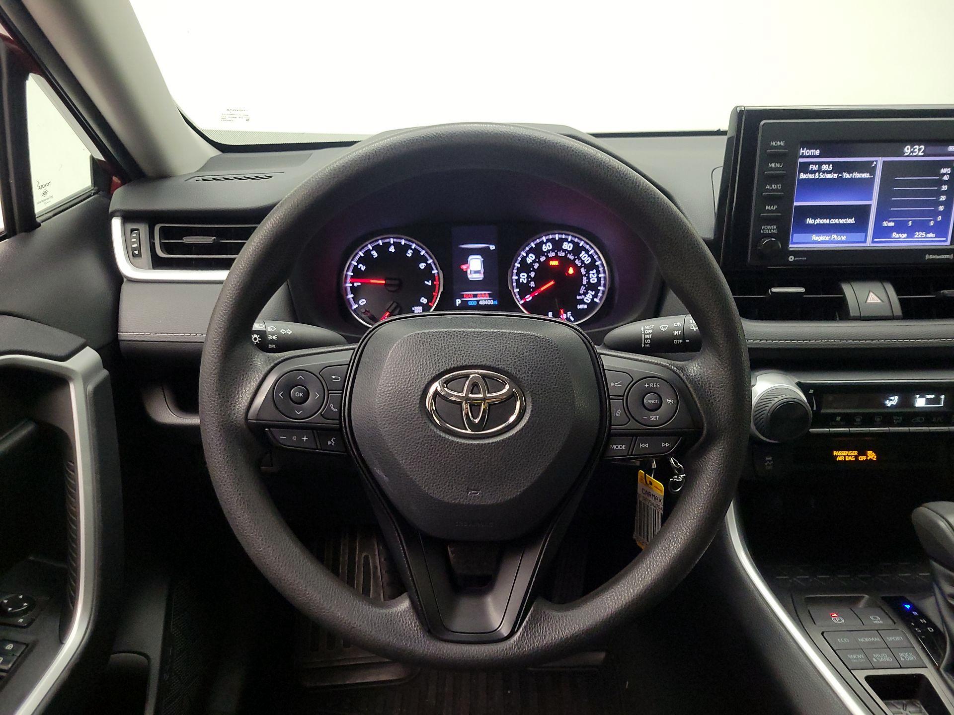 Thumbnail: 2022 Toyota RAV4 - 10